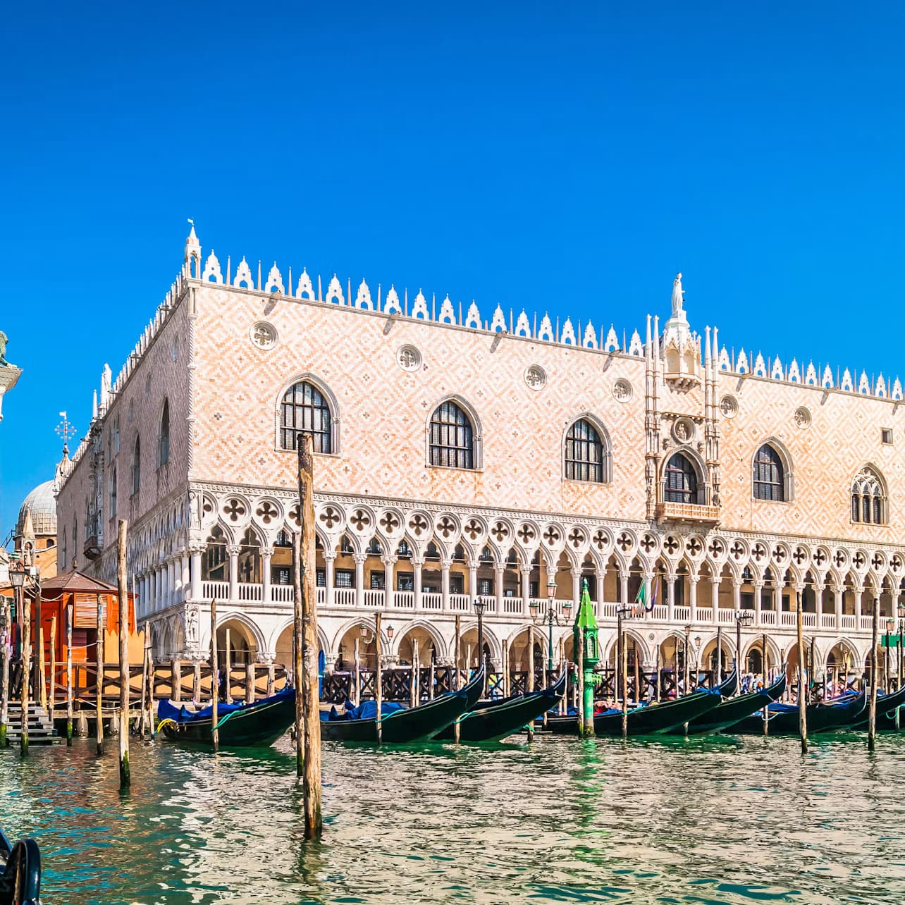 St. Mark's Basilica, Doge's Palace: Guided Tour + Gondola Ride on Grand Canal
