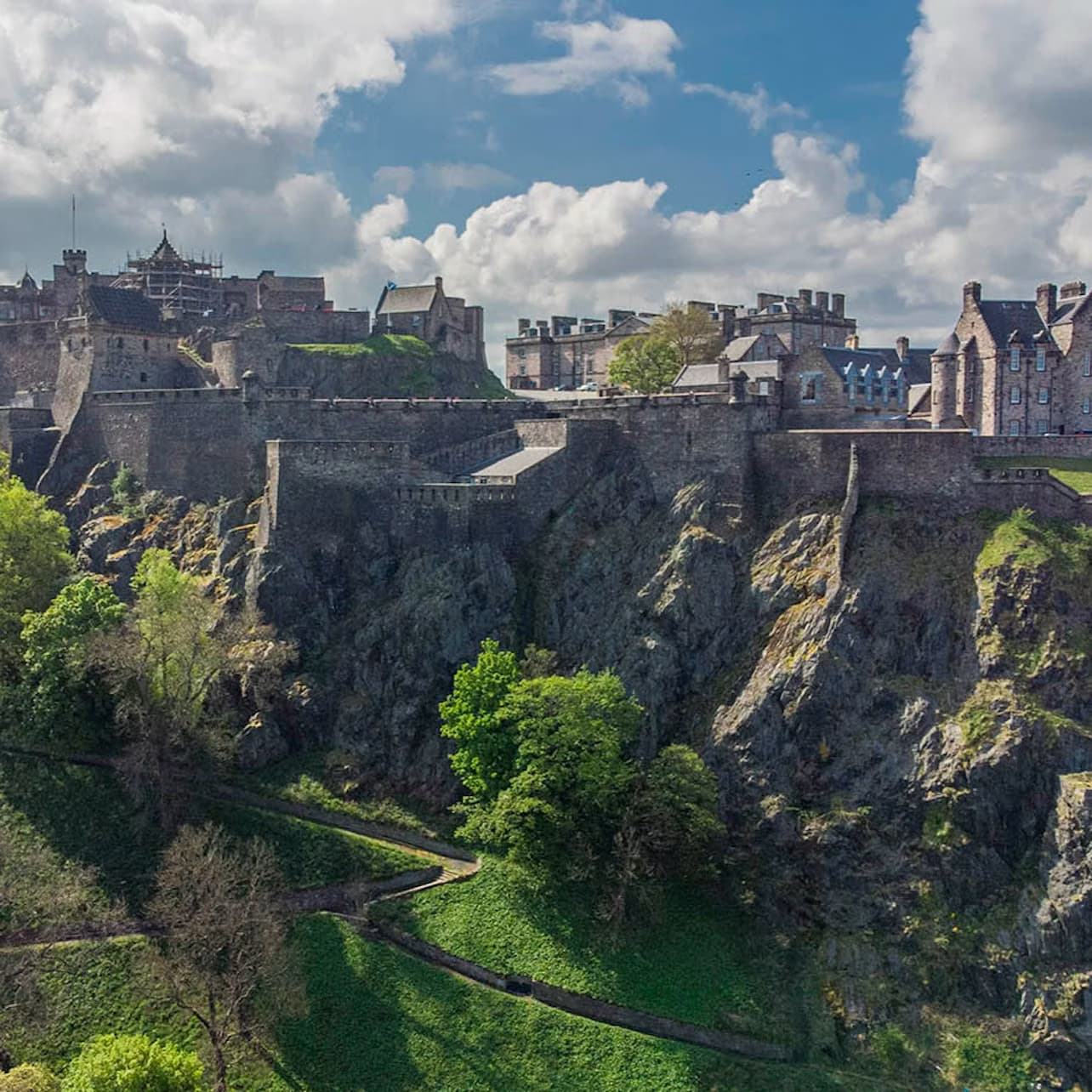Edinburgh: Harry Potter Sights Guided Walking Tour + Gin Tasting