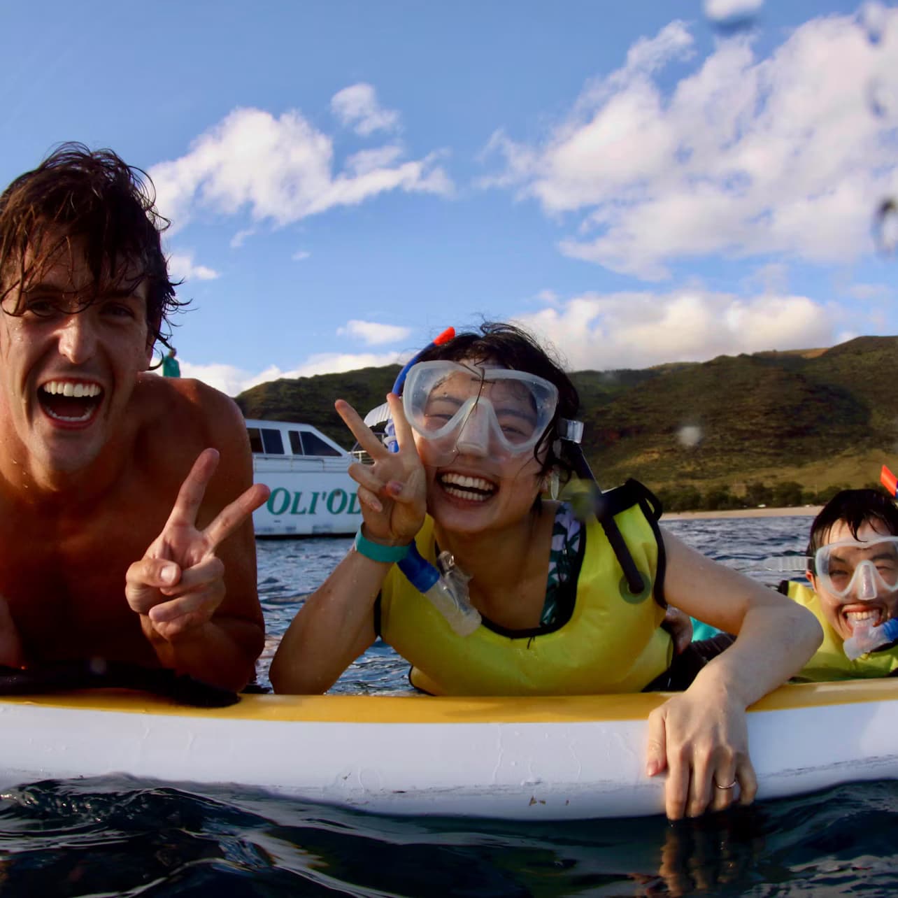 Kapolei: Morning Dolphin Watching Cruise + Snorkeling + Lunch + Drinks