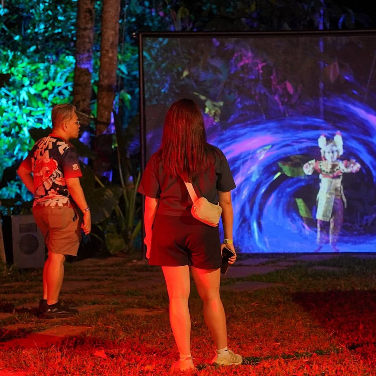 Hikaria Bali: Immersive Night Walk + Dress Rental + Photo Service
