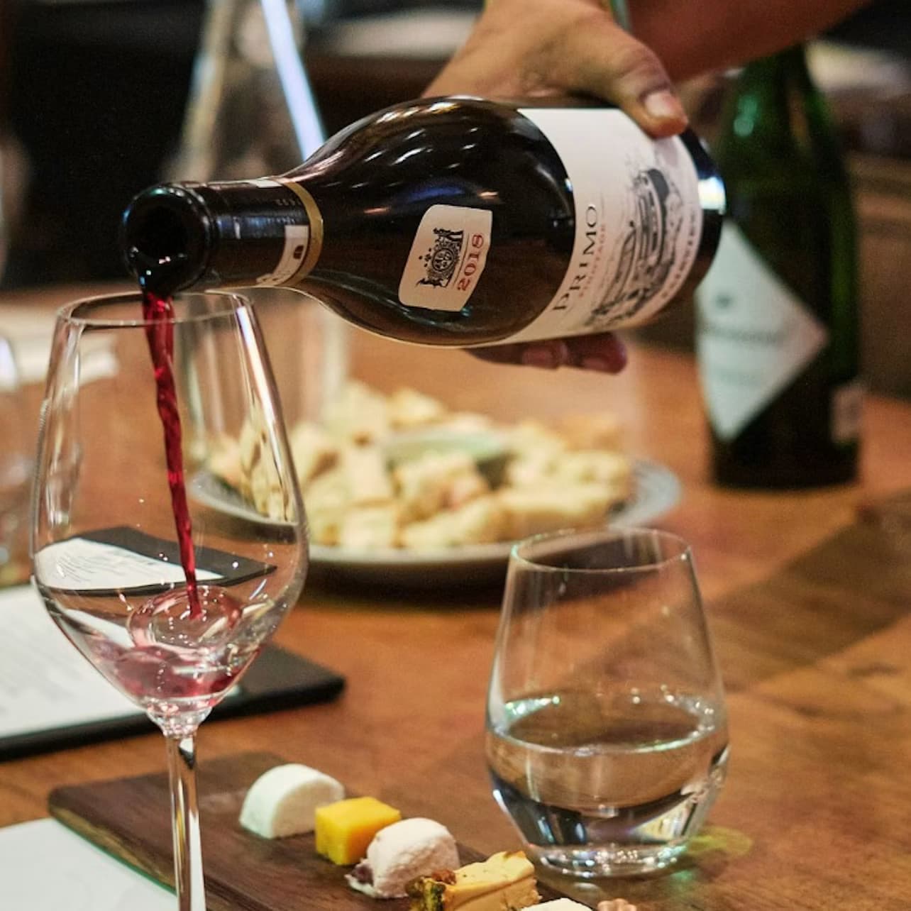 Cape Town: Private 3 Wine Regions Tour + Hotel Transfer