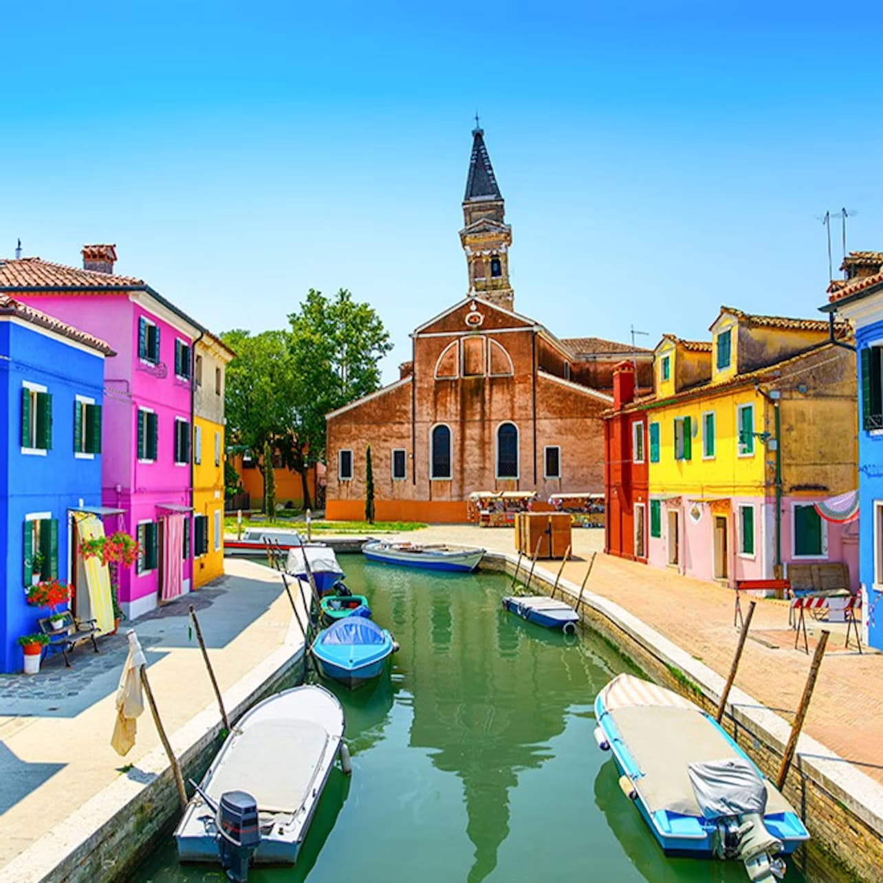 Murano & Burano: Boat Tour + Glass-blowing Demonstration