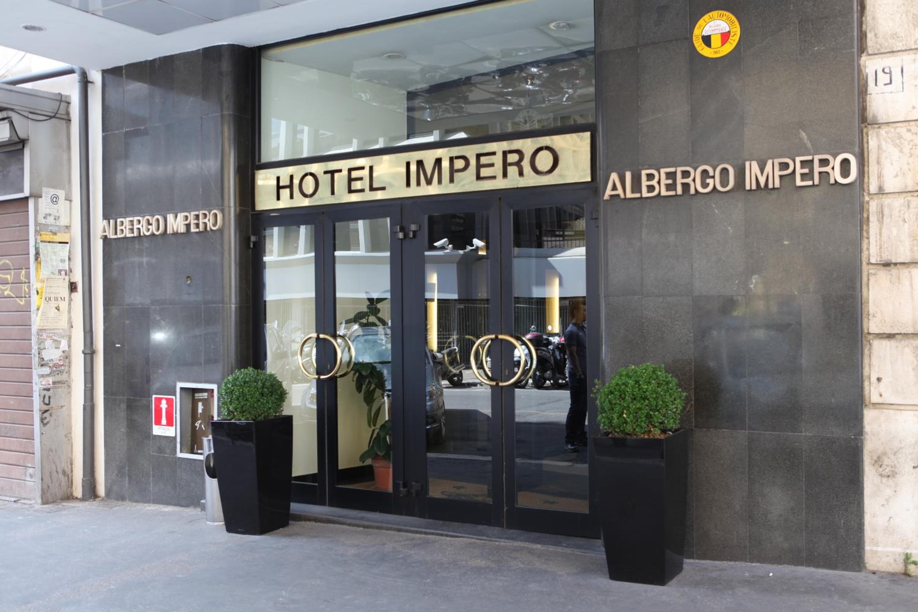 Hotel Impero: building