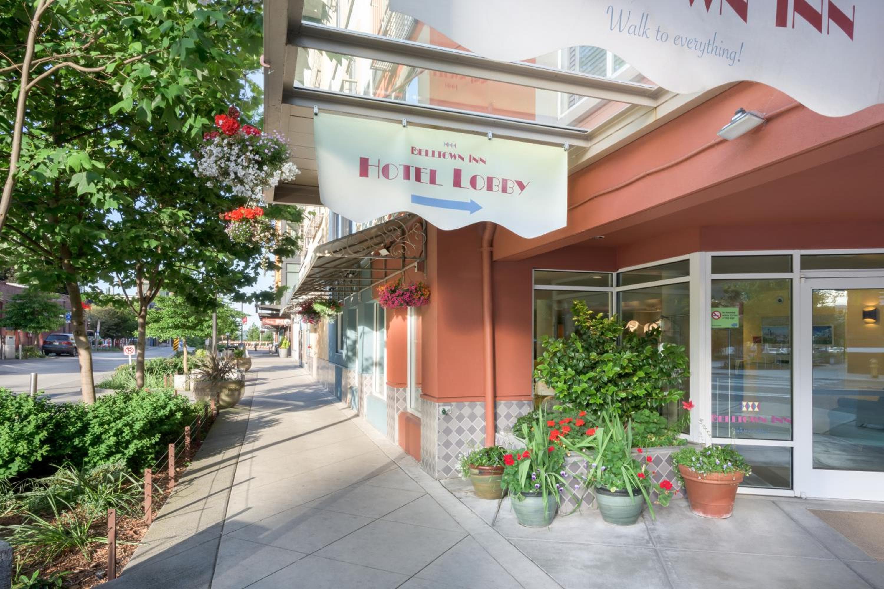 Belltown Inn: building