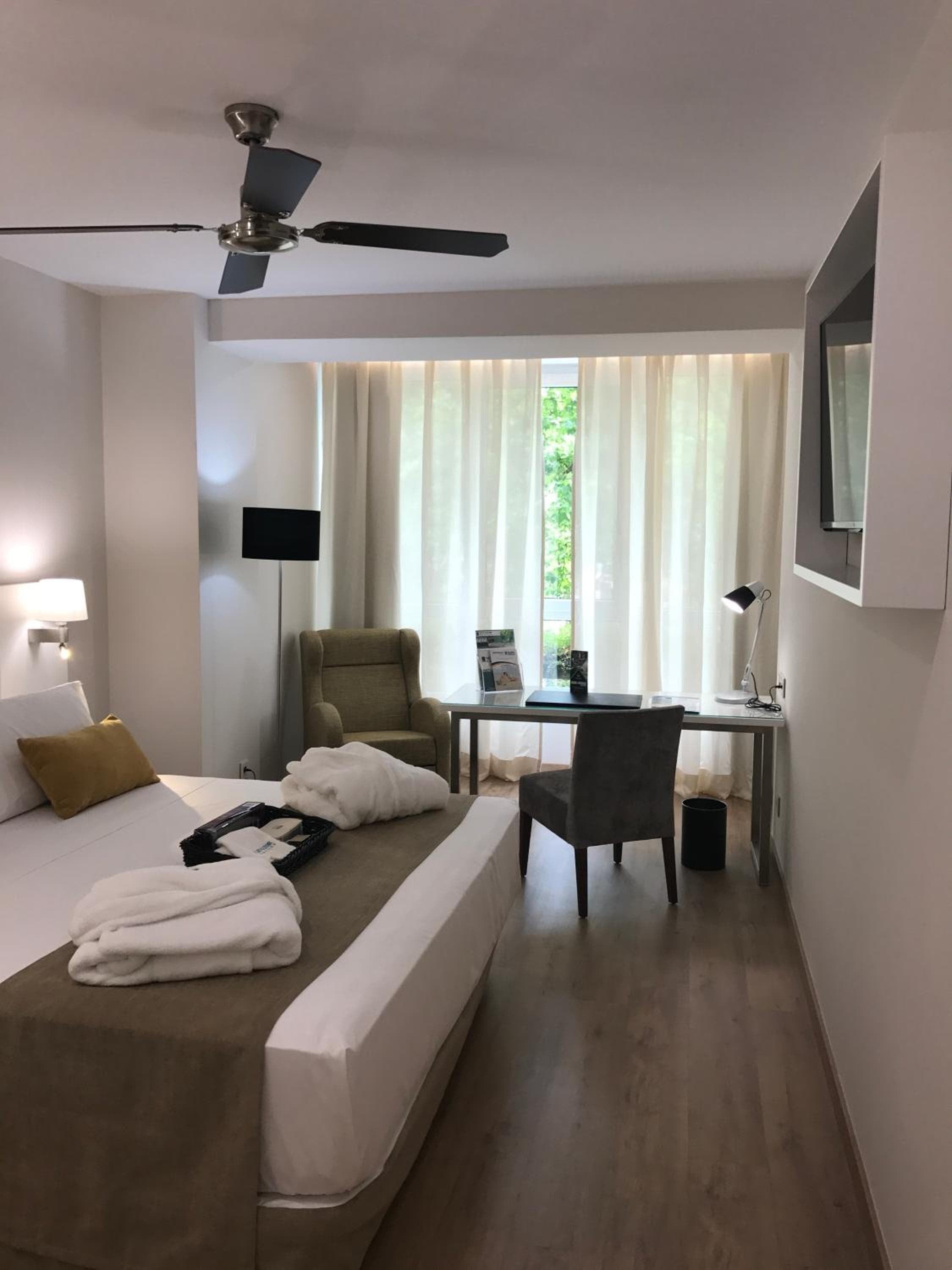 Senator Barajas: hotel room