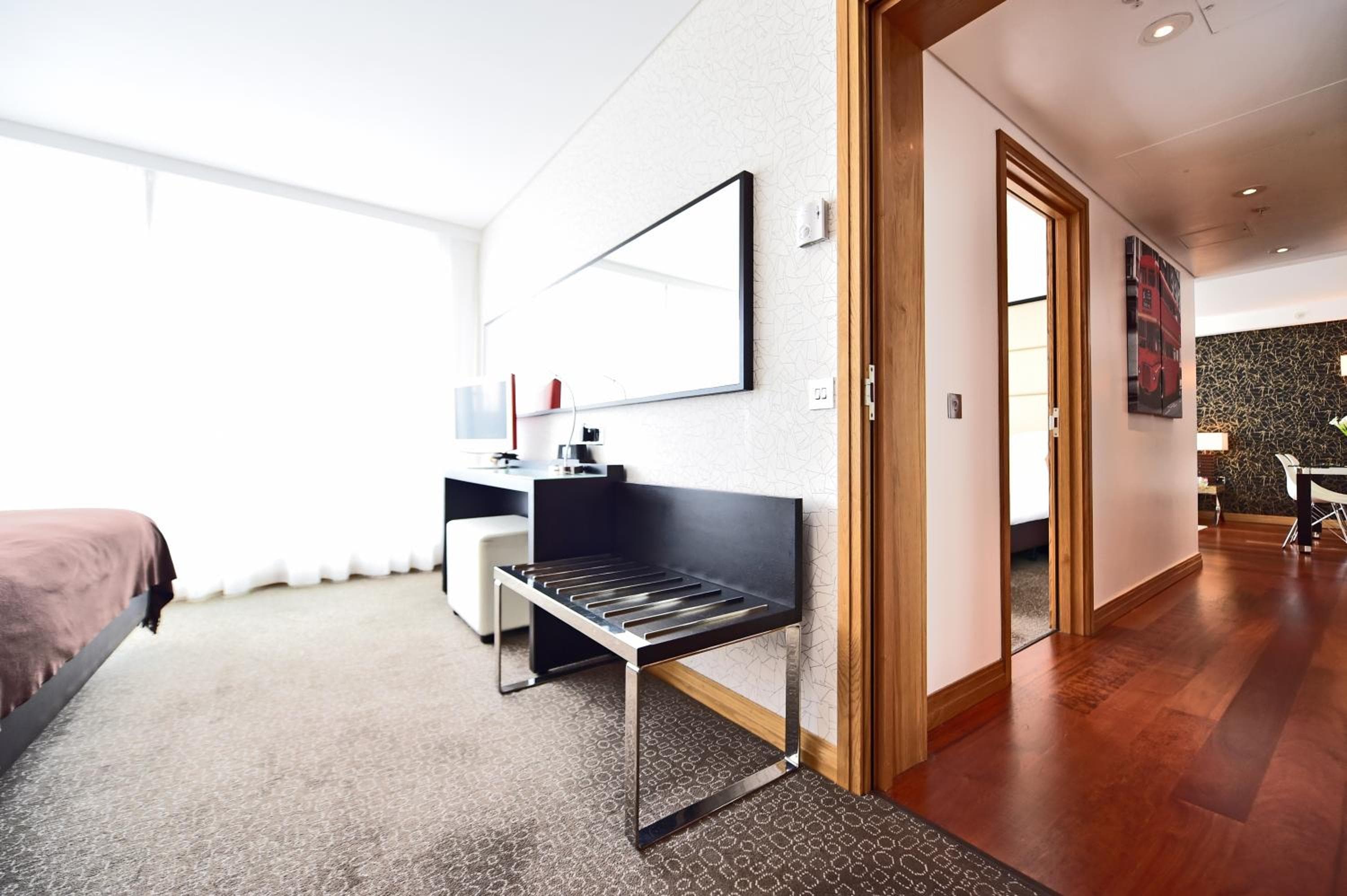 Pestana Chelsea Bridge Hotel & SPA: hotel room