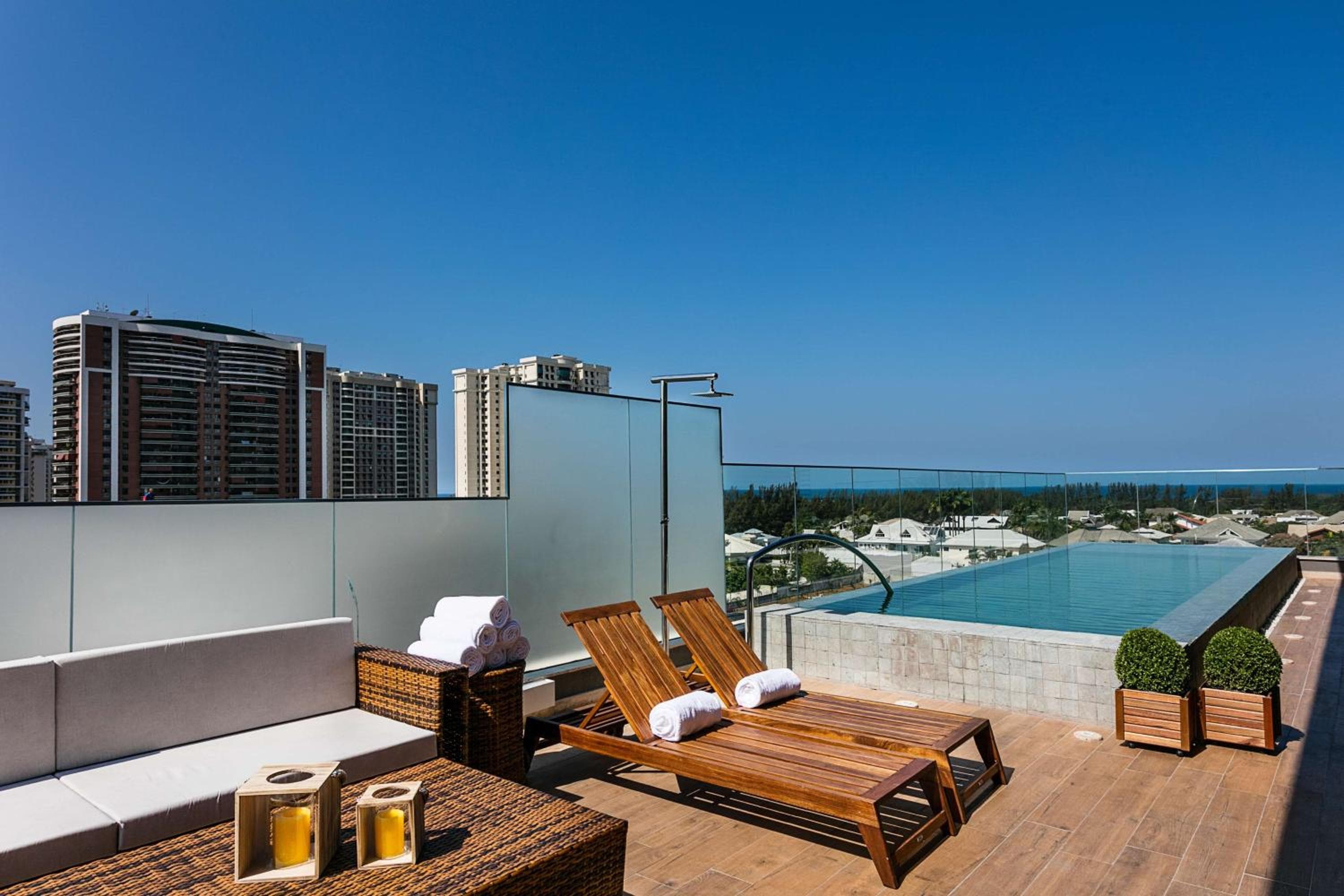 Square Design Hotel: roof