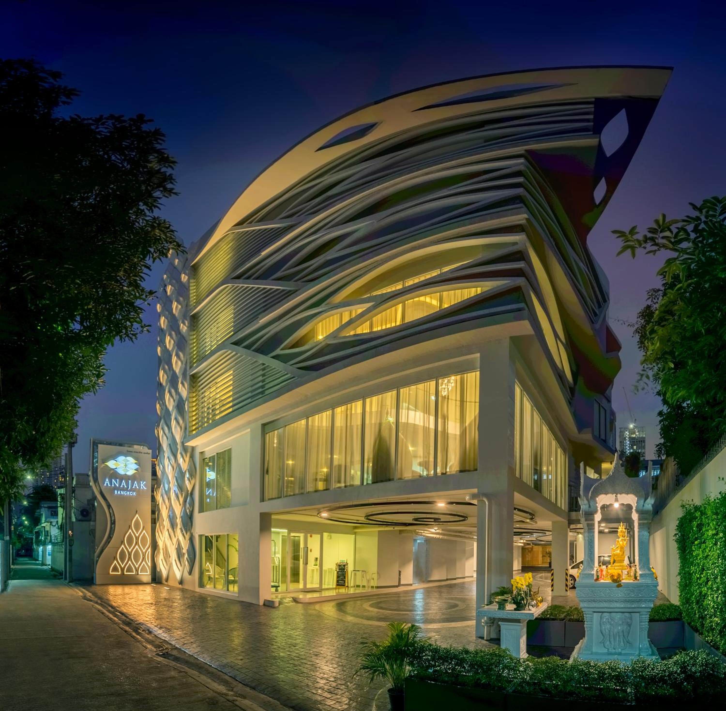 Anajak Bangkok Hotel - SHA Plus: building