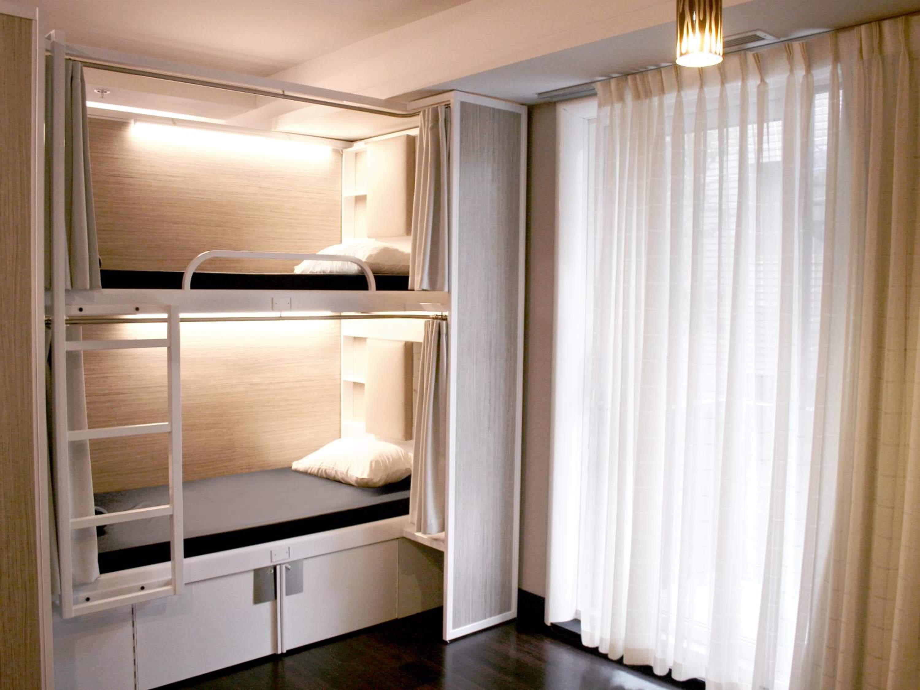 M Montreal Hostel: bedroom