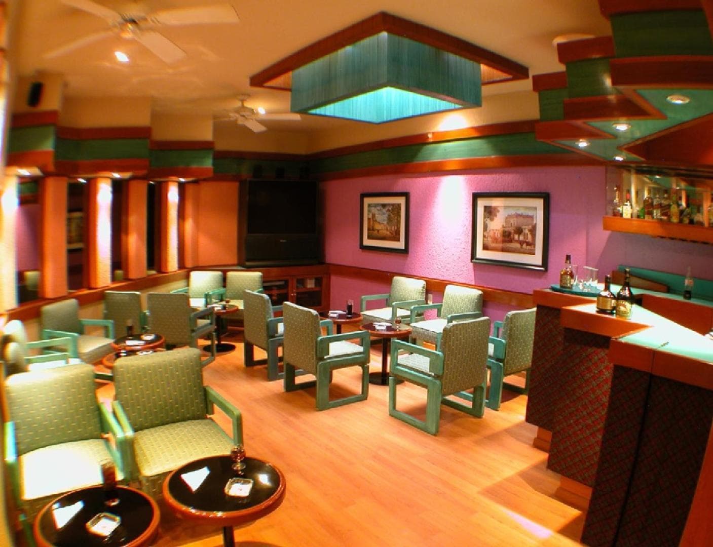 Segovia Regency: lounge