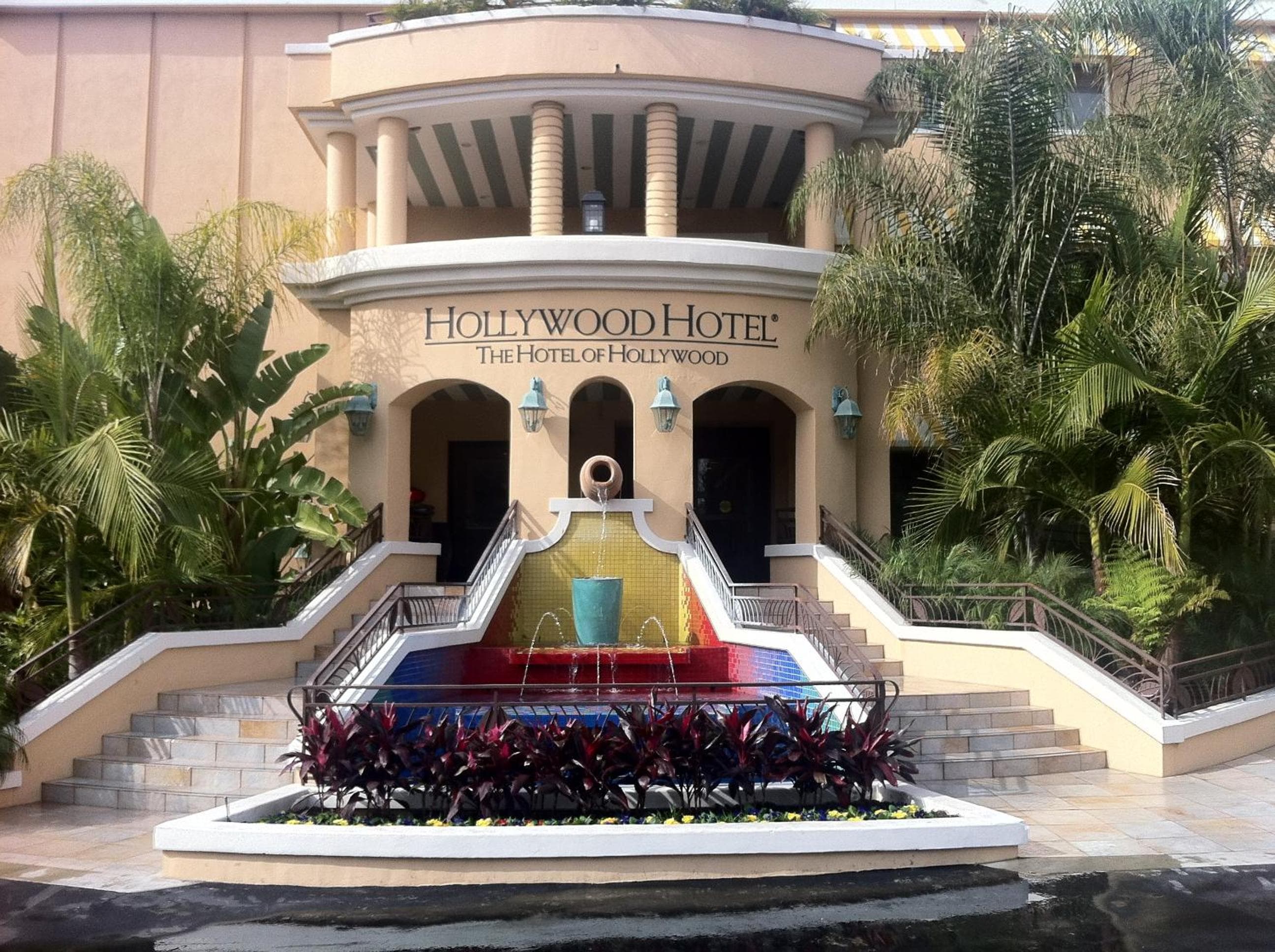 Hollywood Hotel: building