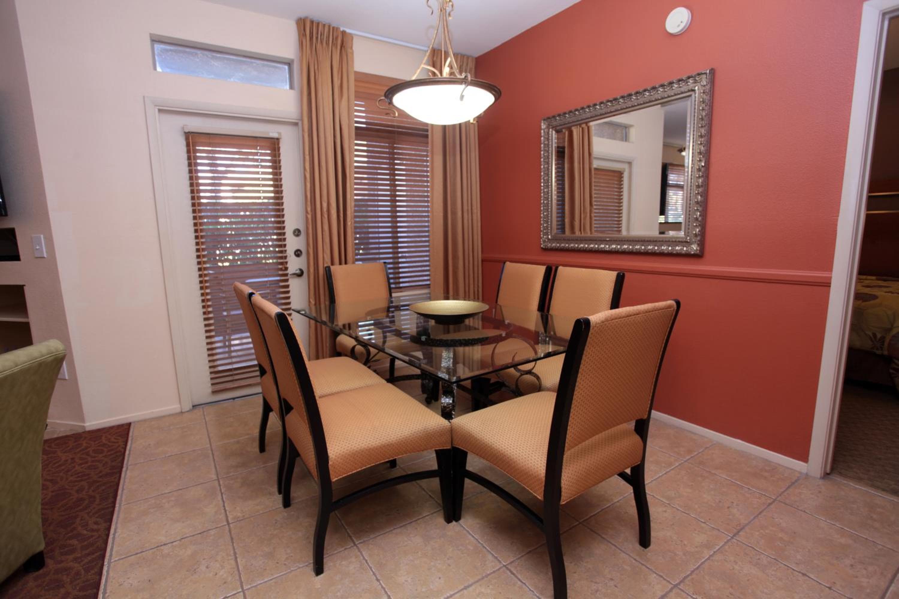 The Cliffs at Peace Canyon: dining