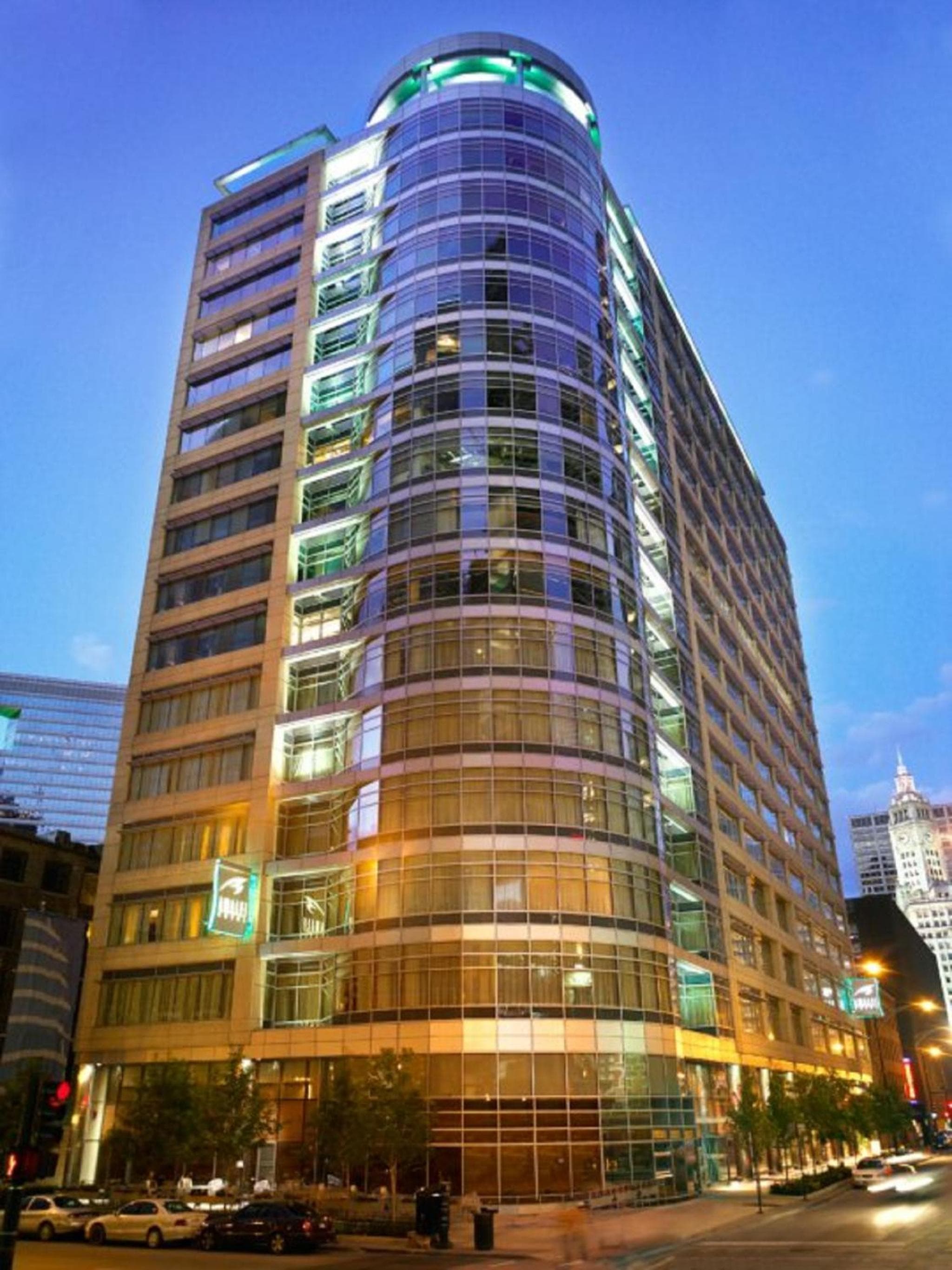 Kinzie Hotel: building