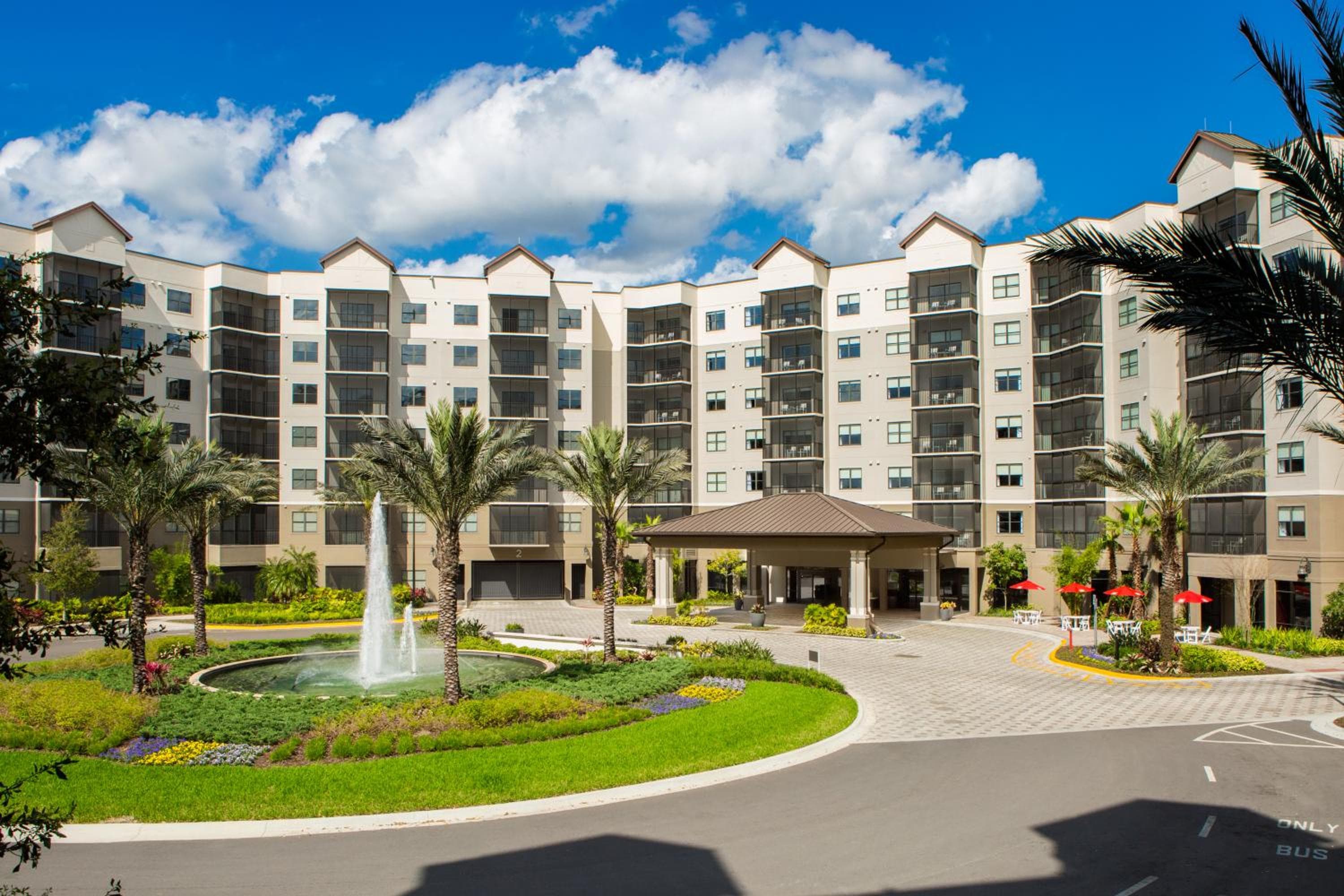 The Grove Resort & Water Park Orlando: building