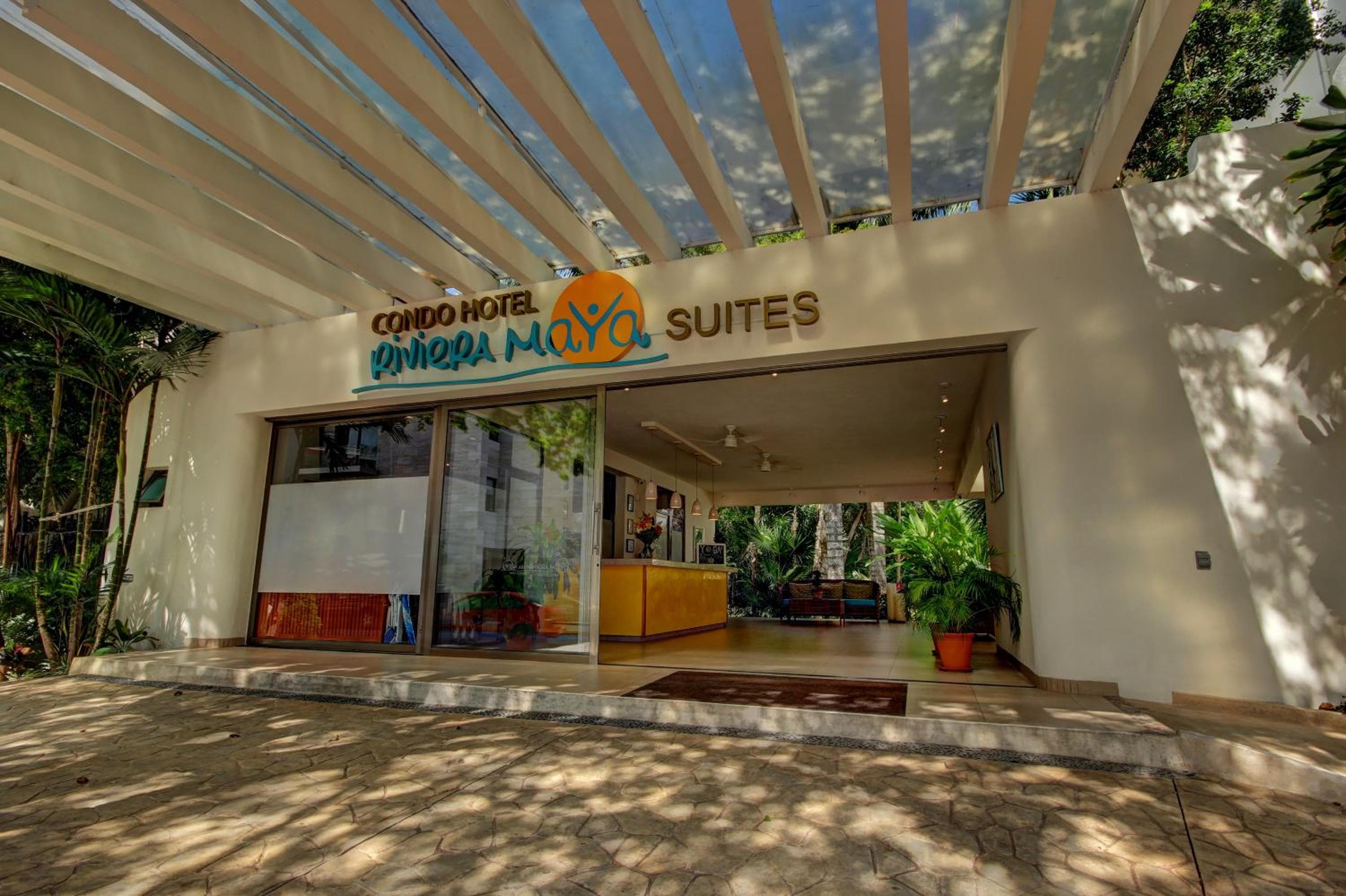 Riviera Maya Suites: building
