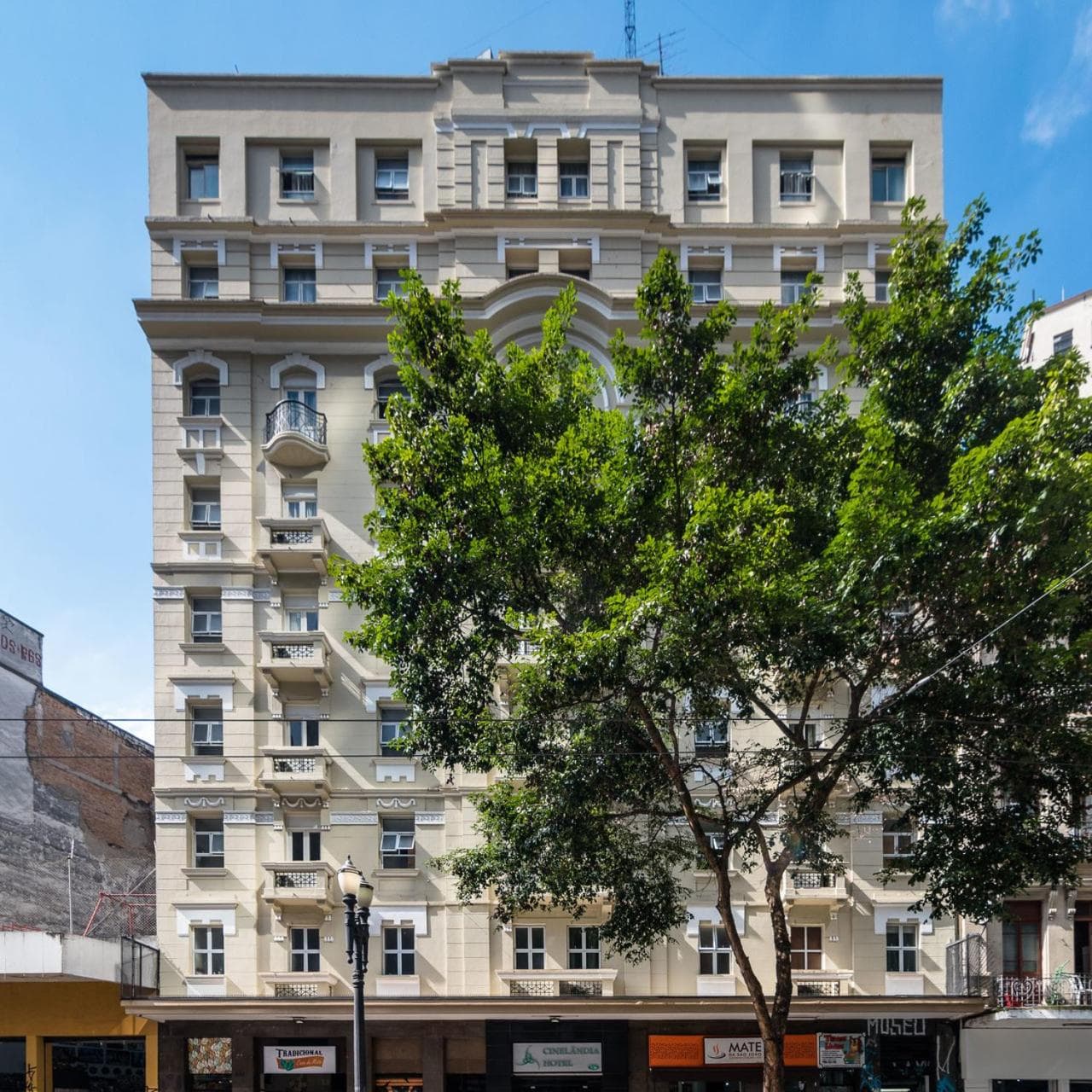 Cinelandia Hotel: building