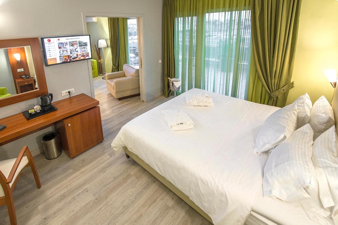 Polis Grand Hotel: hotel room
