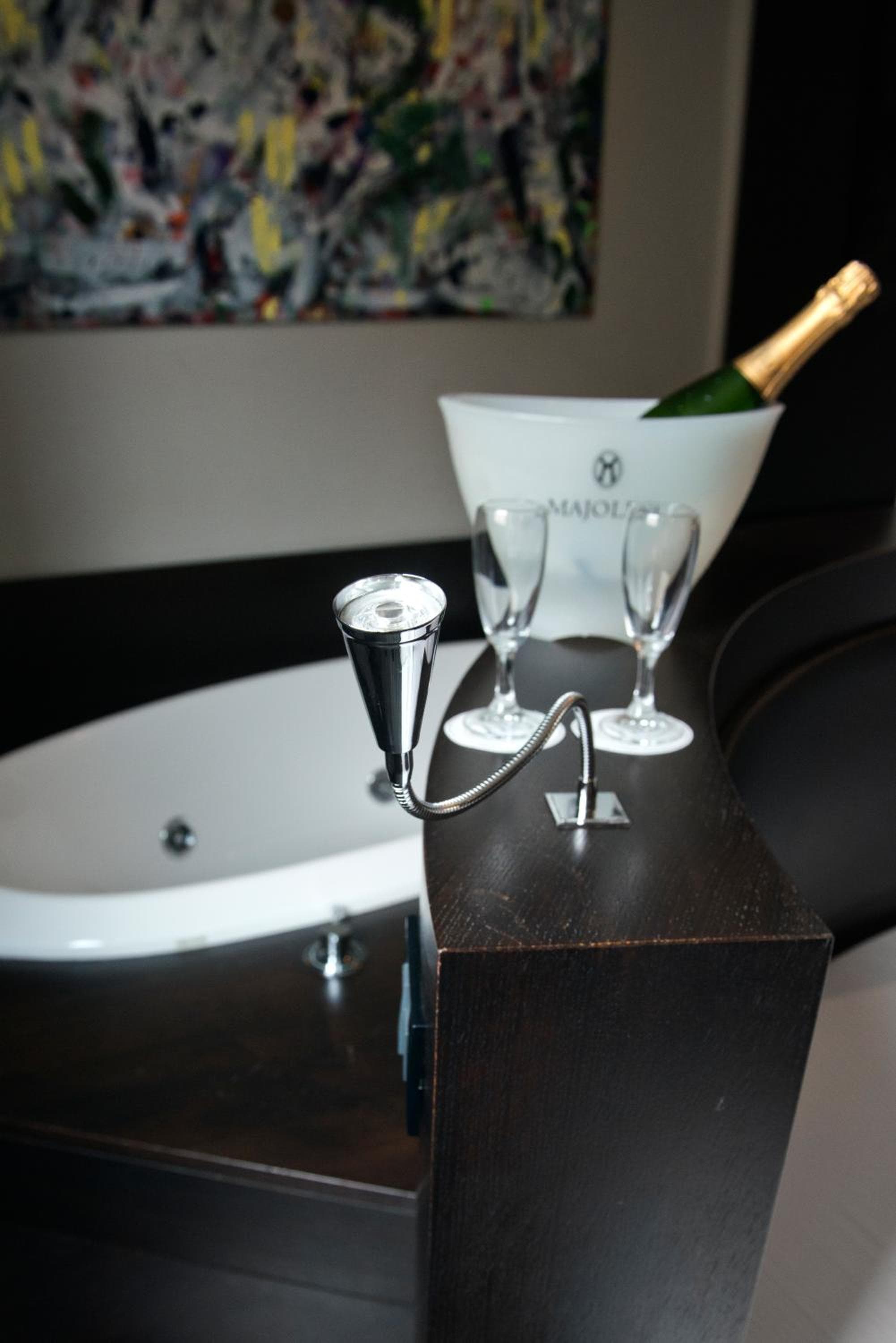Twentyone Hotel