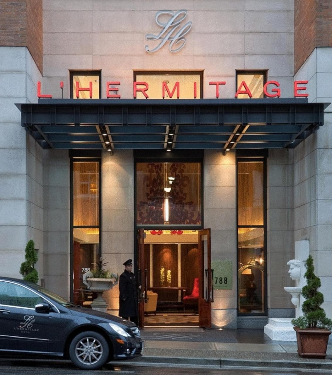L'Hermitage Hotel: building