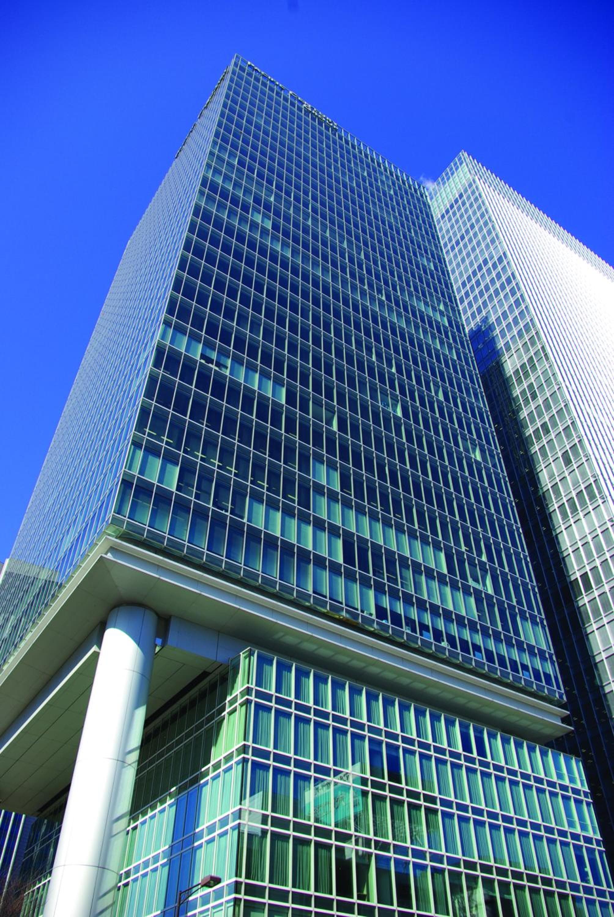 Four Seasons Hotel Tokyo at Marunouchi: building