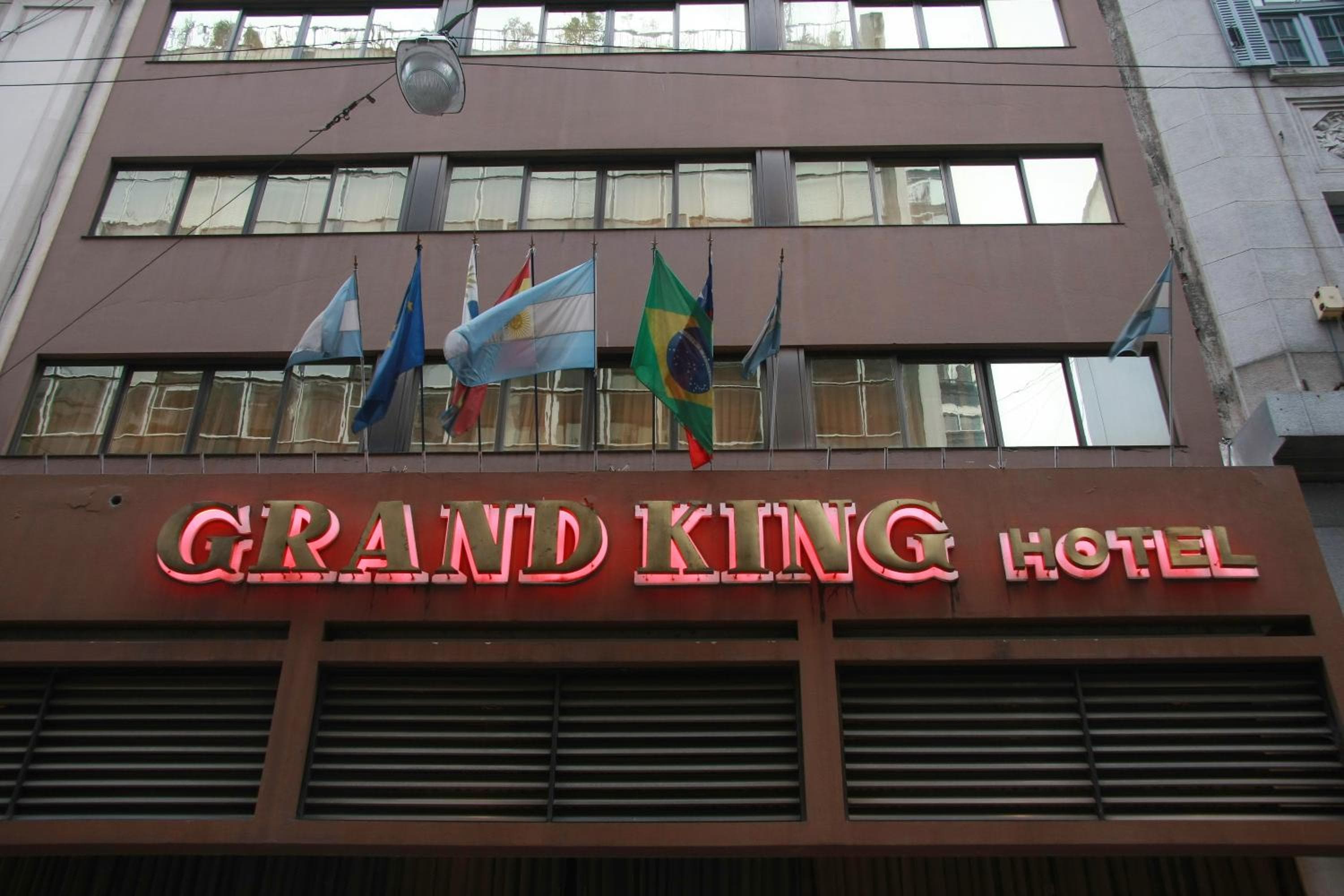 Grand King Hotel: building