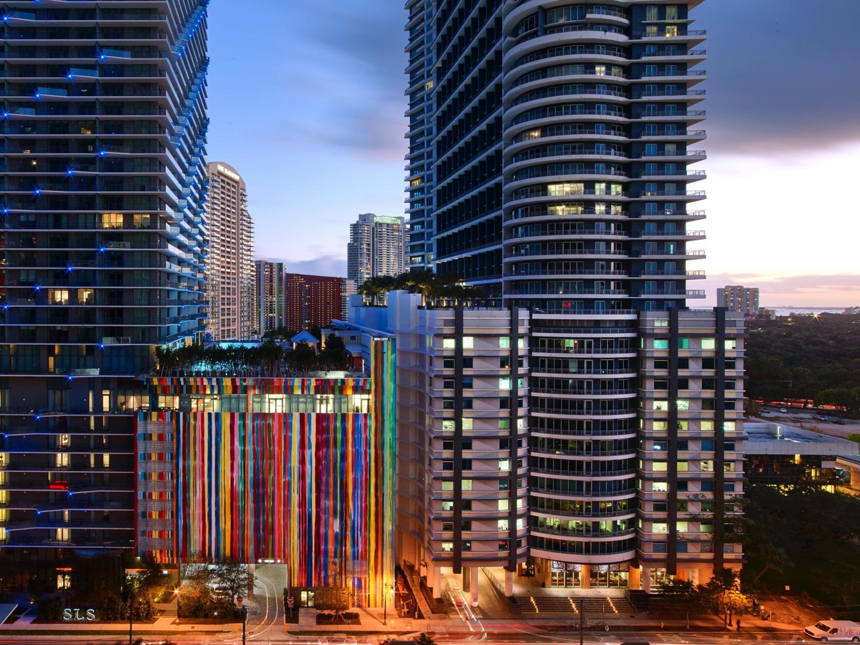 Dua Miami, Autograph Collection: building