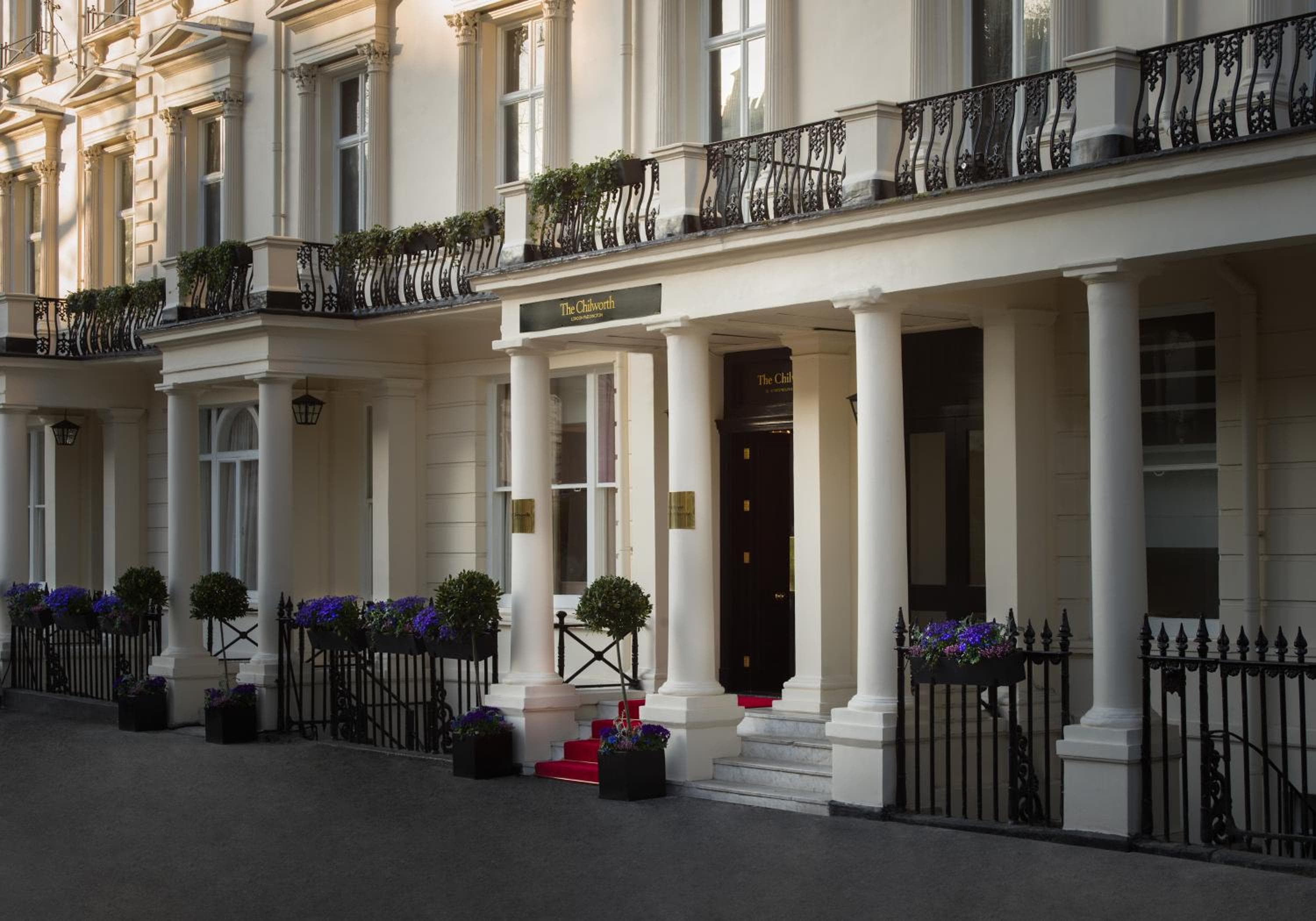 Montcalm Chilworth Townhouse: building