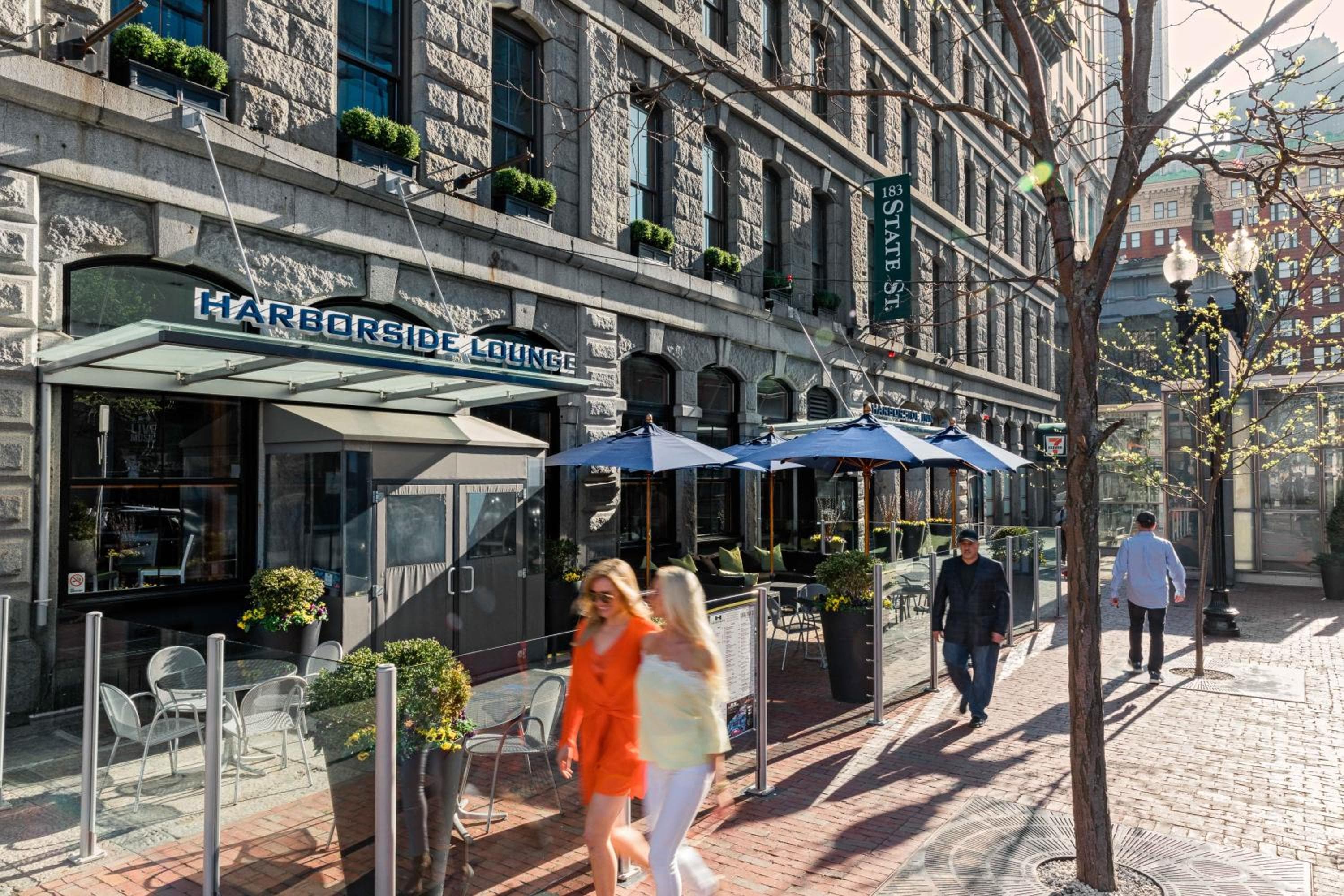 Harborside Inn: lounge