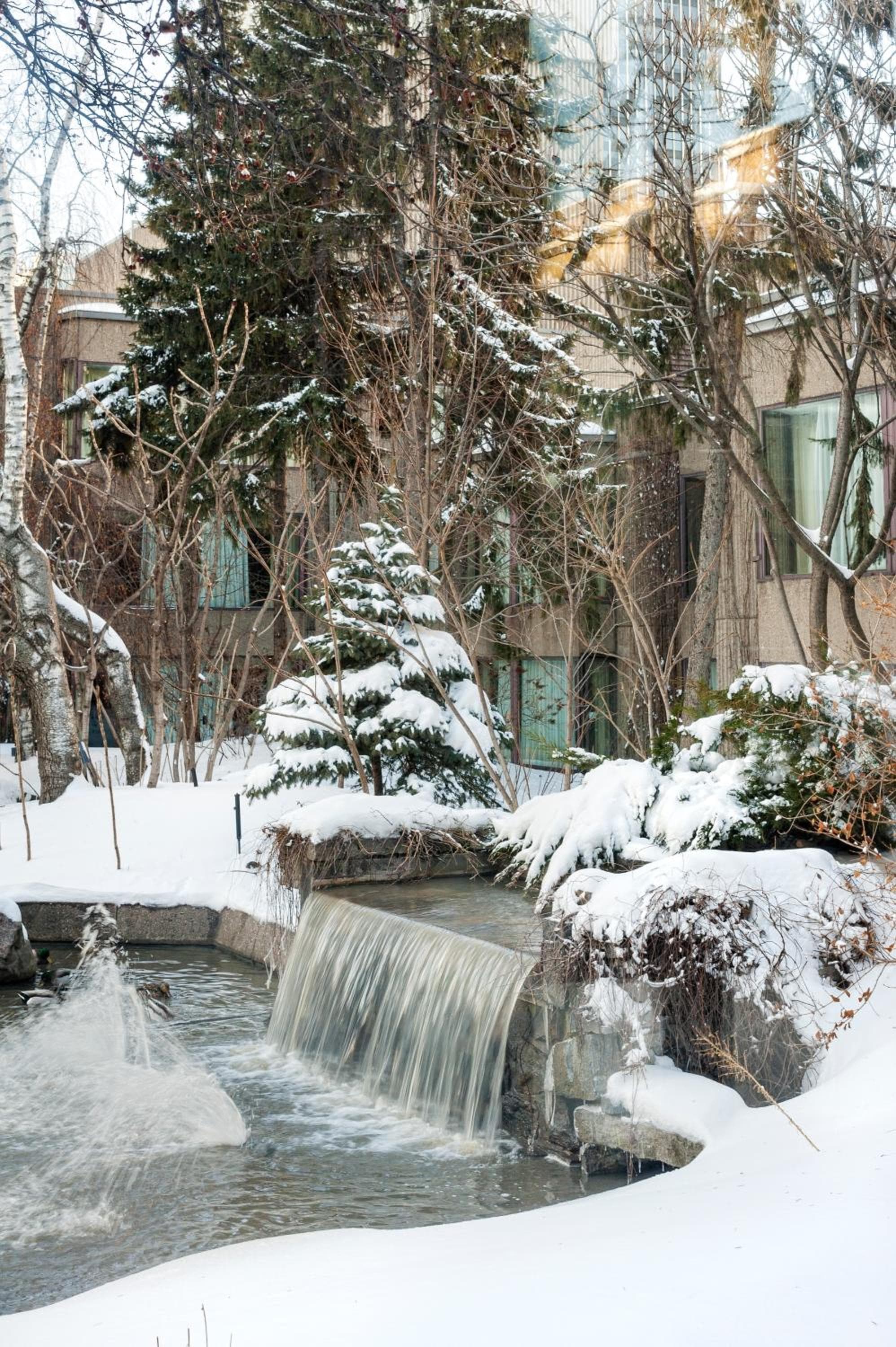 Hotel Bonaventure Montreal: building