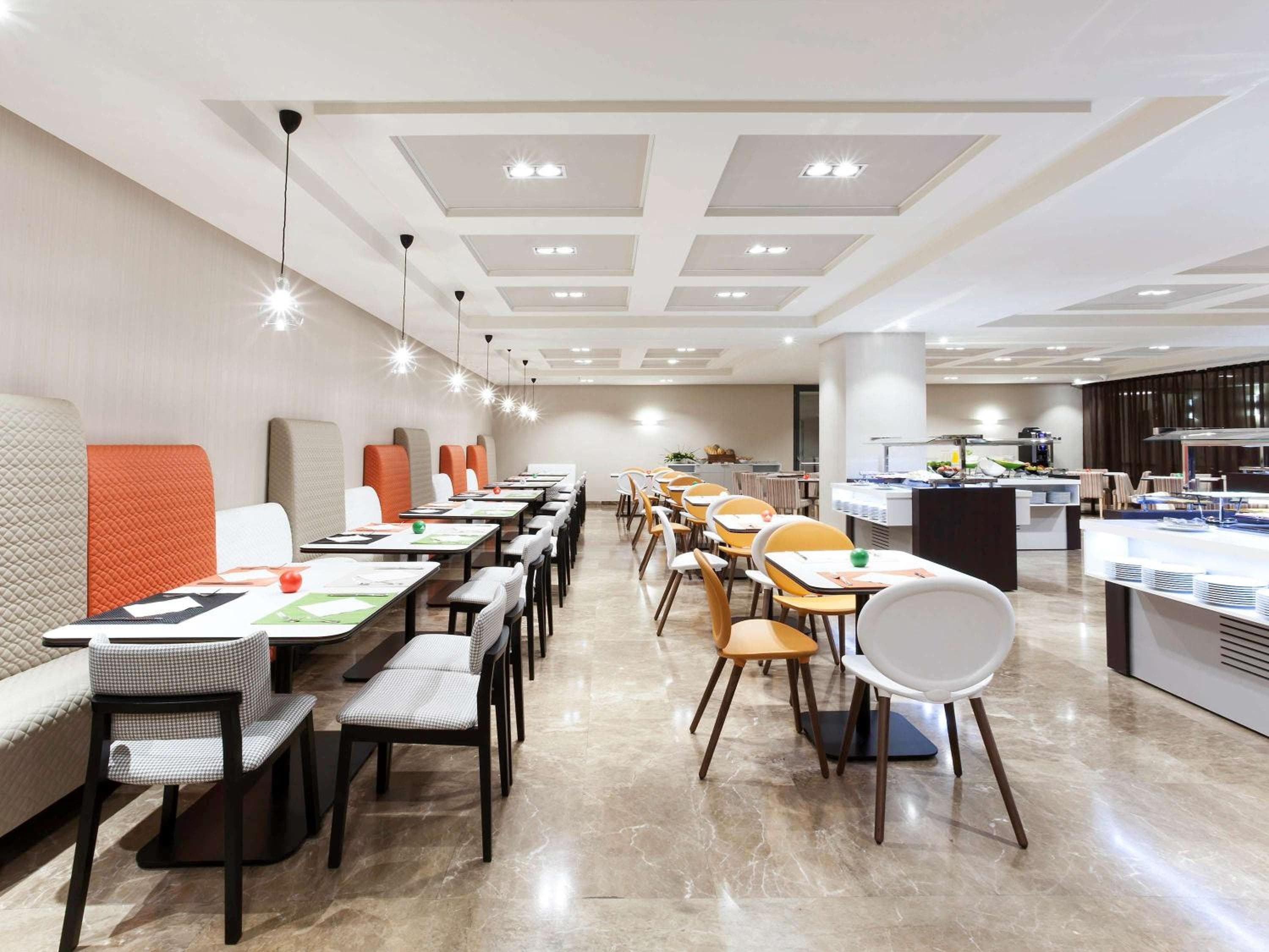 Novotel Madrid Center: dining