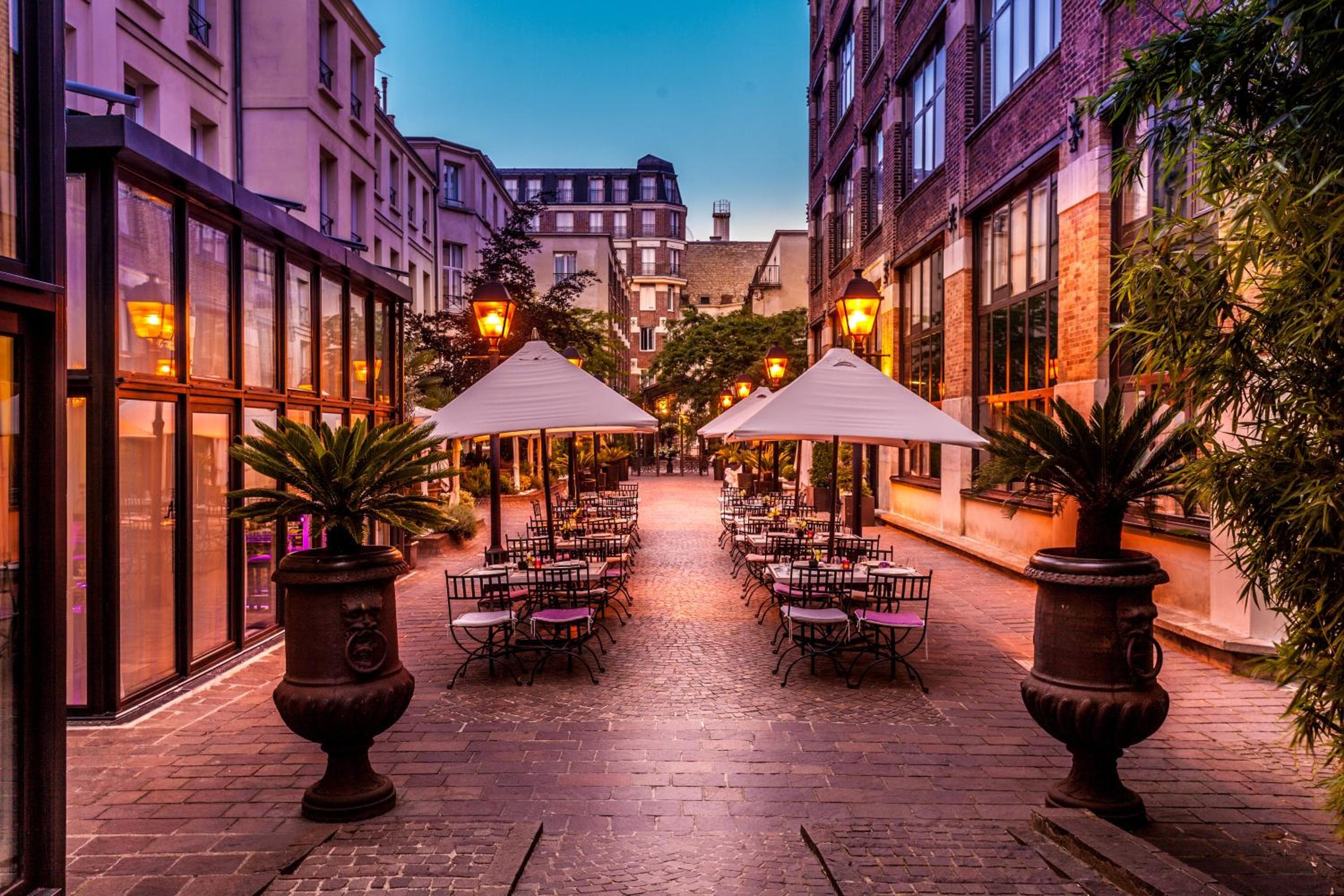 Les Jardins Du Marais: dining