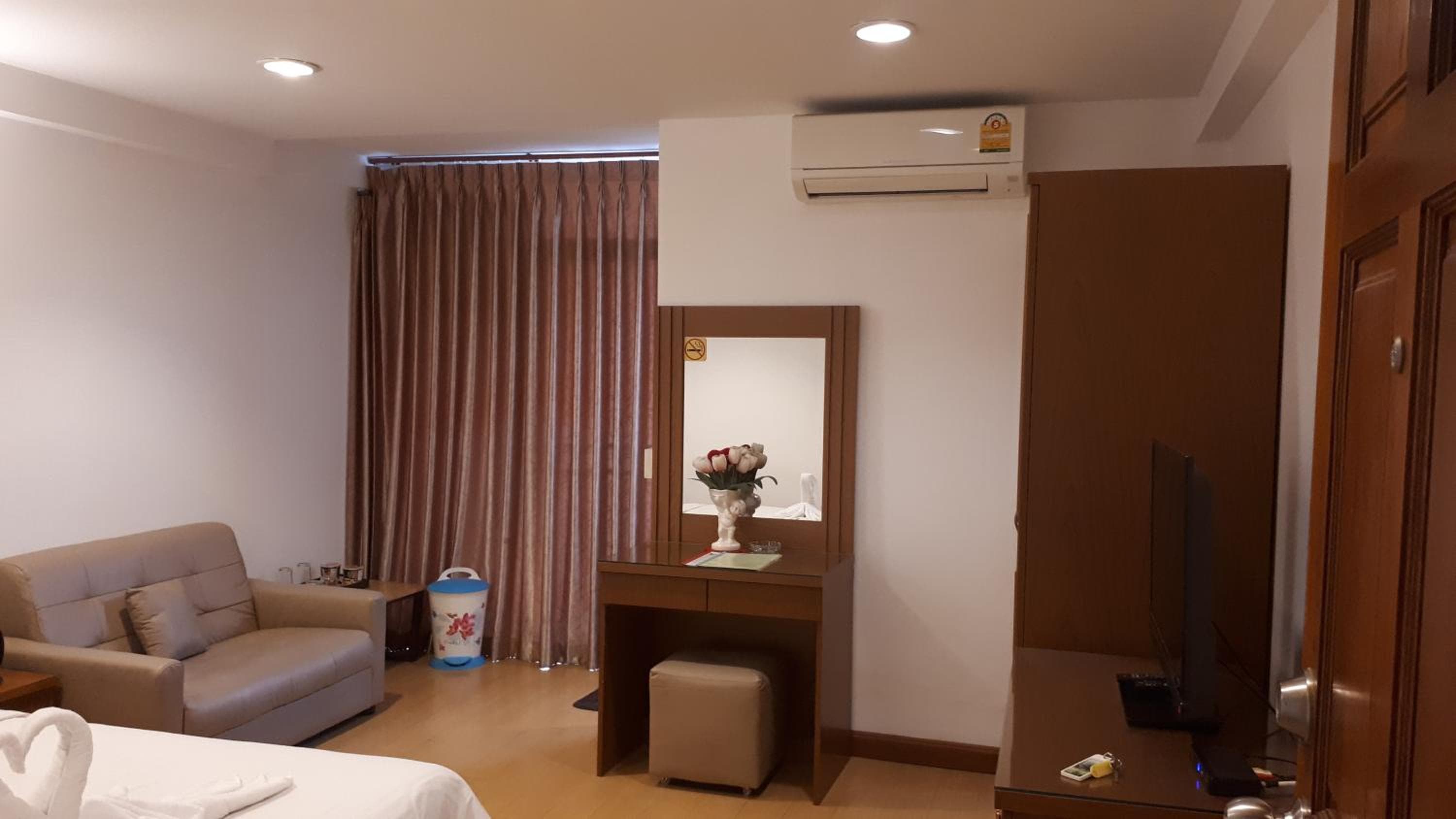 Nut Mansion Suvarnabhumi: hotel room