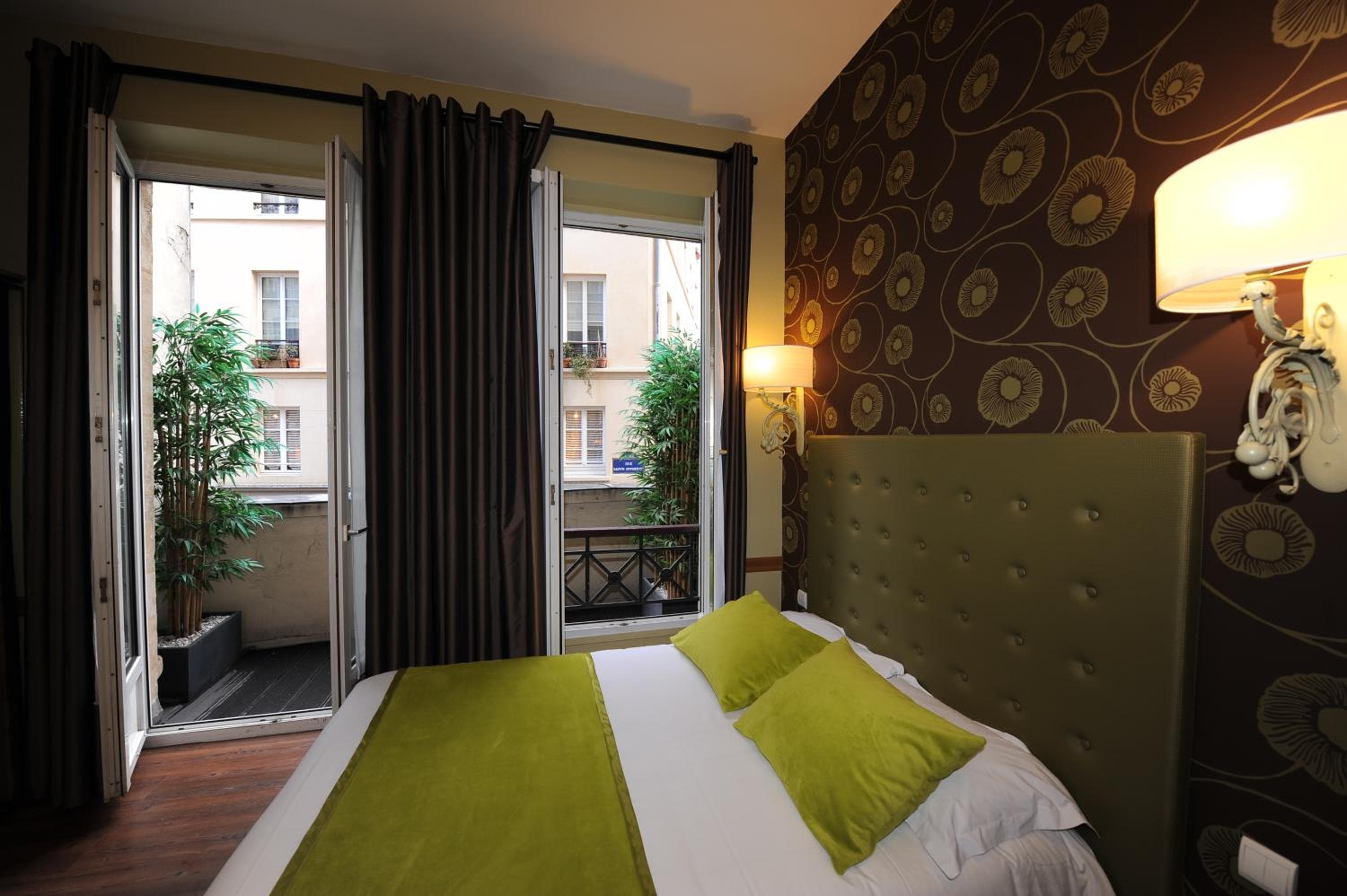 Hôtel des Ducs D'Anjou: hotel room