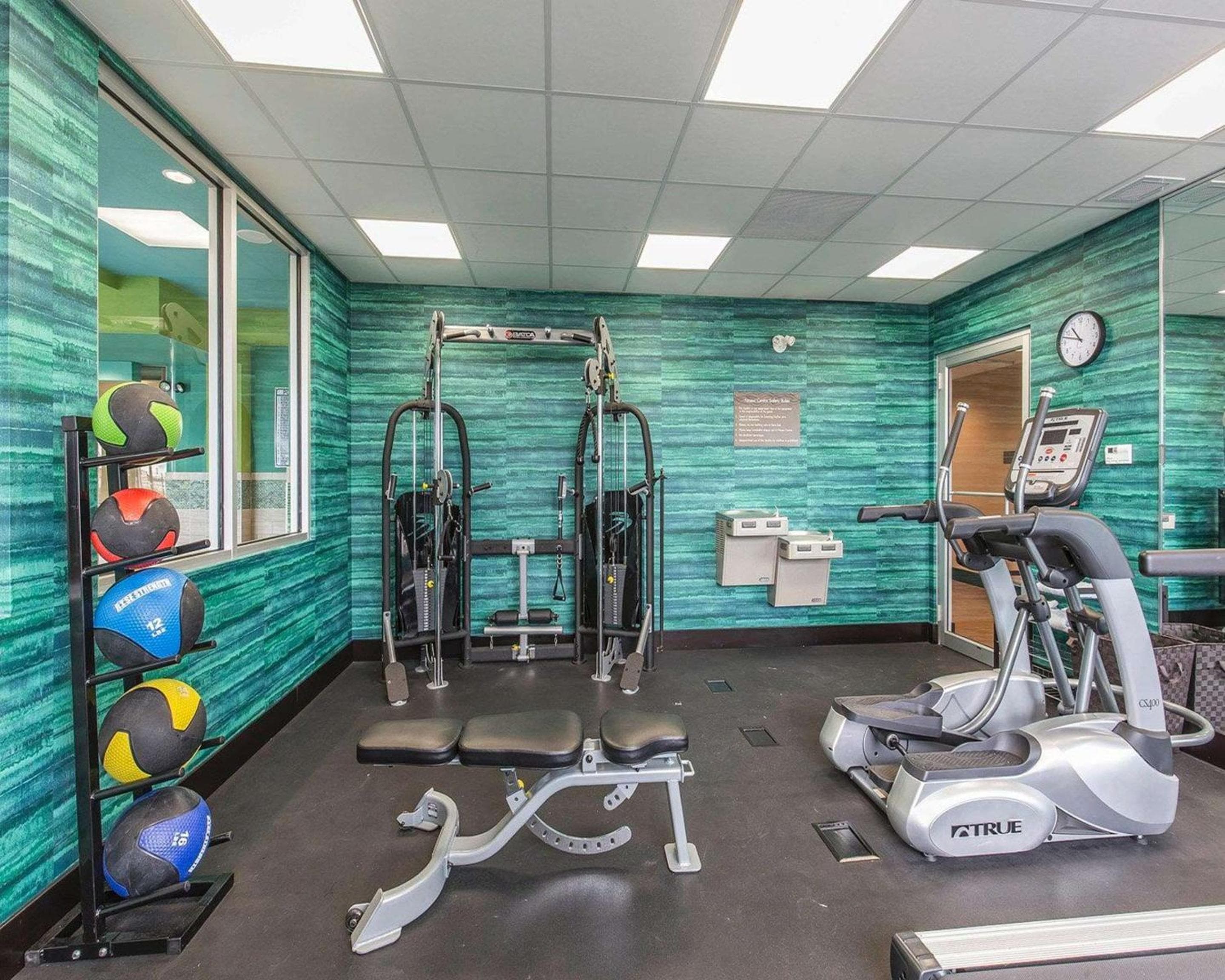 Comfort Inn & Suites Calgary Airport - North