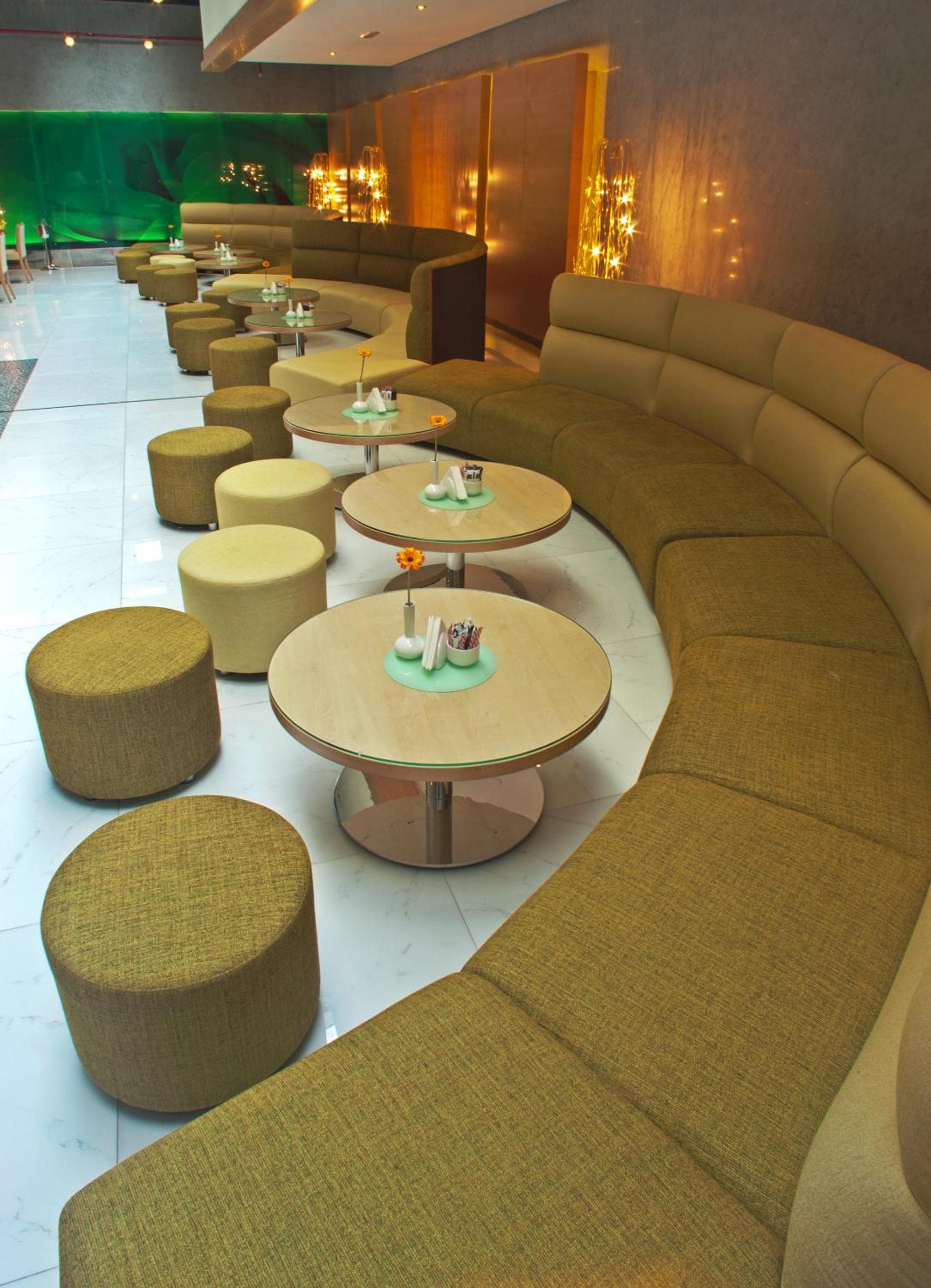 Al Khoory Executive Hotel, Al Wasl