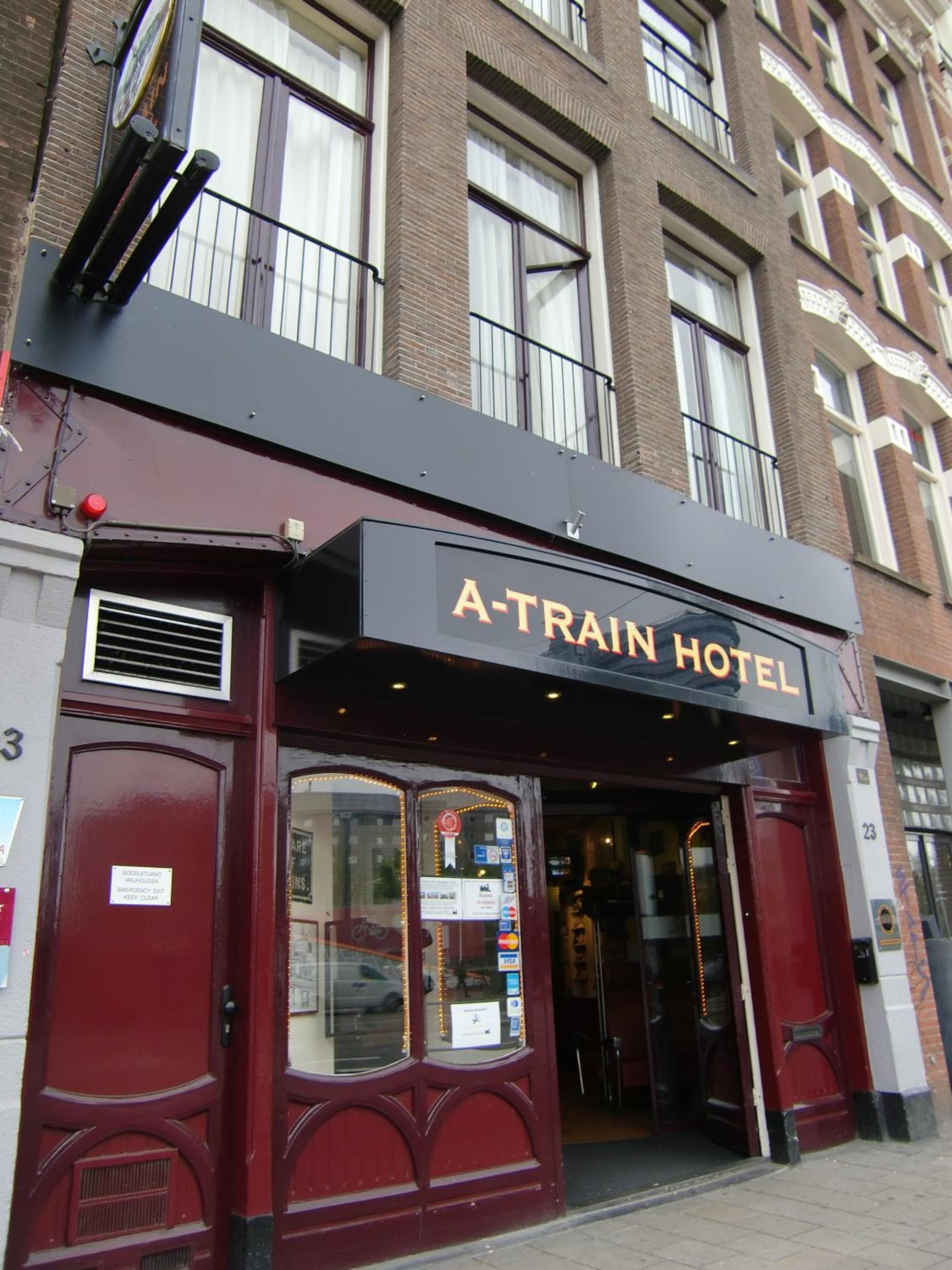 A-Train Hotel: building