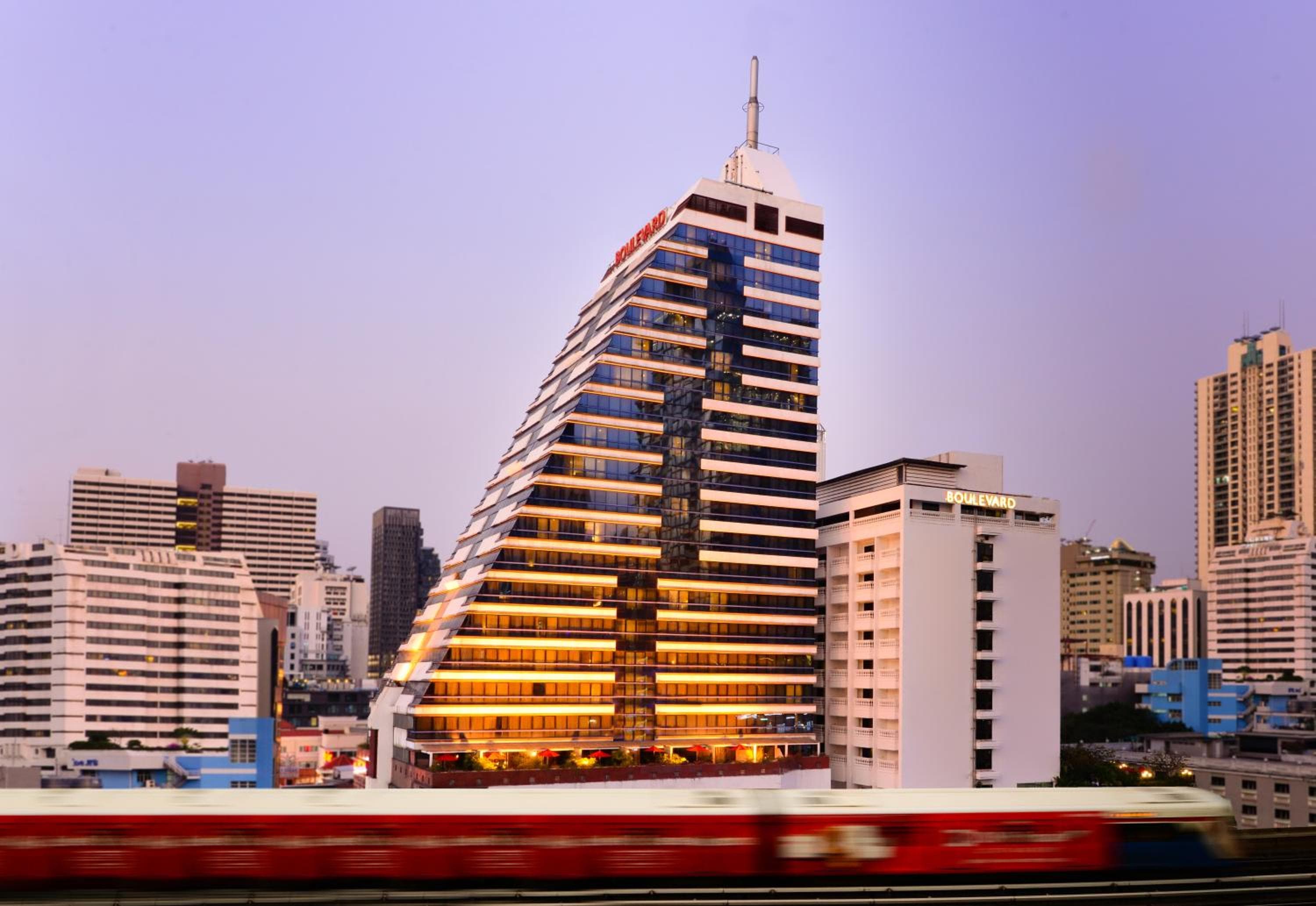 NH Bangkok Sukhumvit Boulevard: building