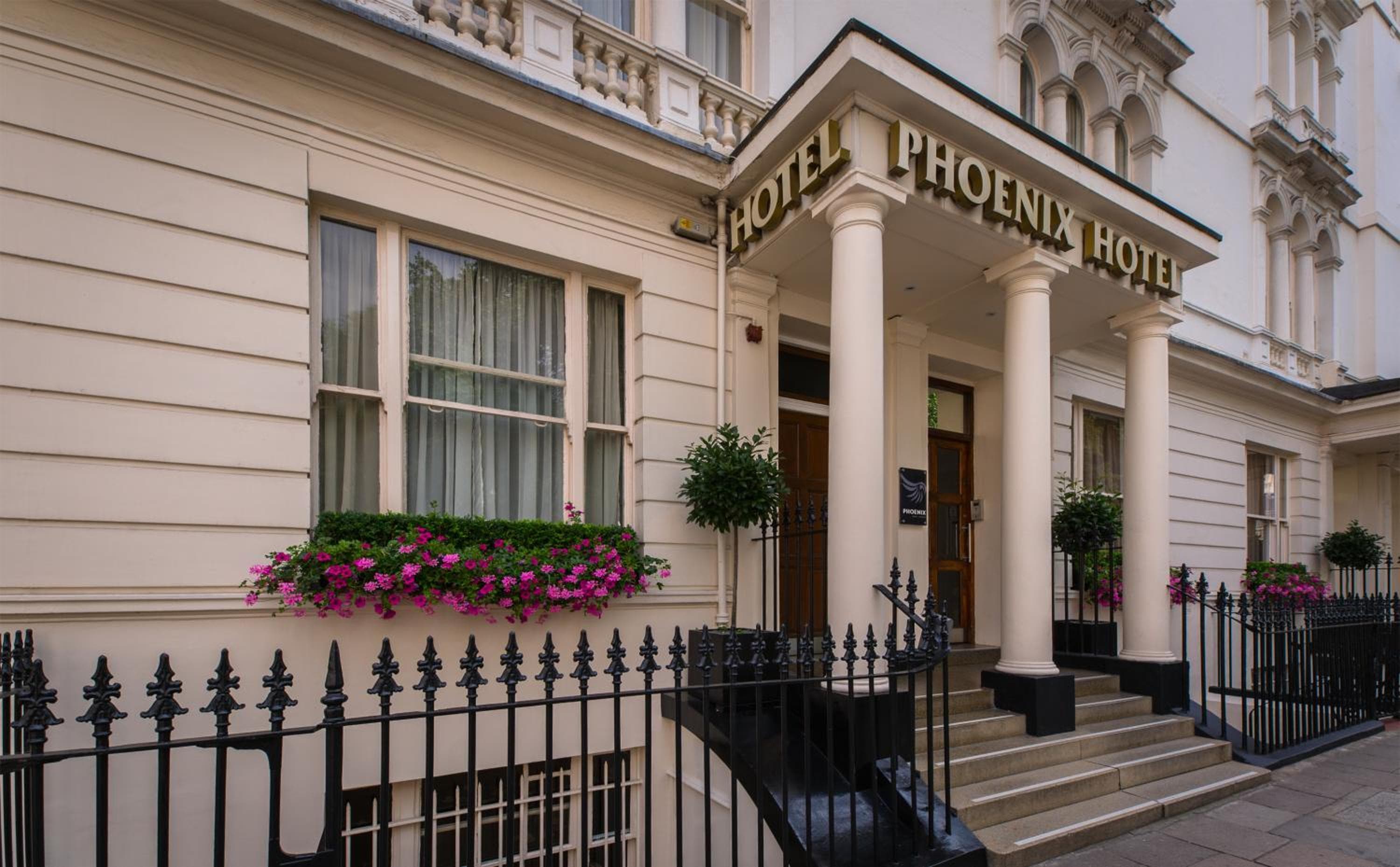 Phoenix Hotel: building