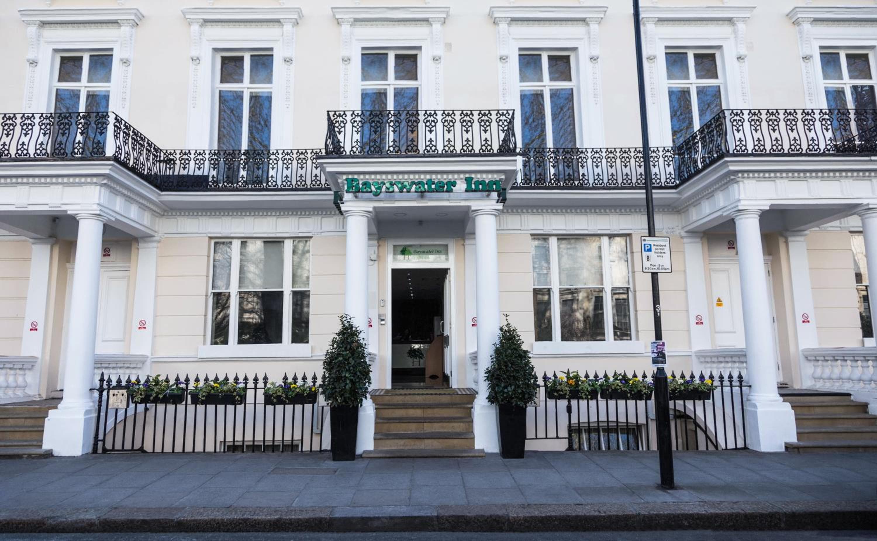 Park Avenue Bayswater Inn Hyde Park: building