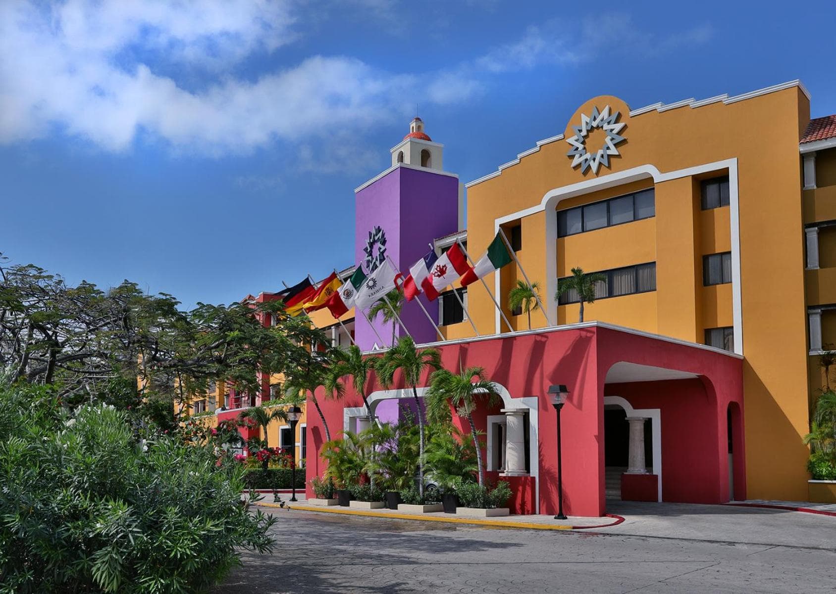 Adhara Hacienda Cancun: building