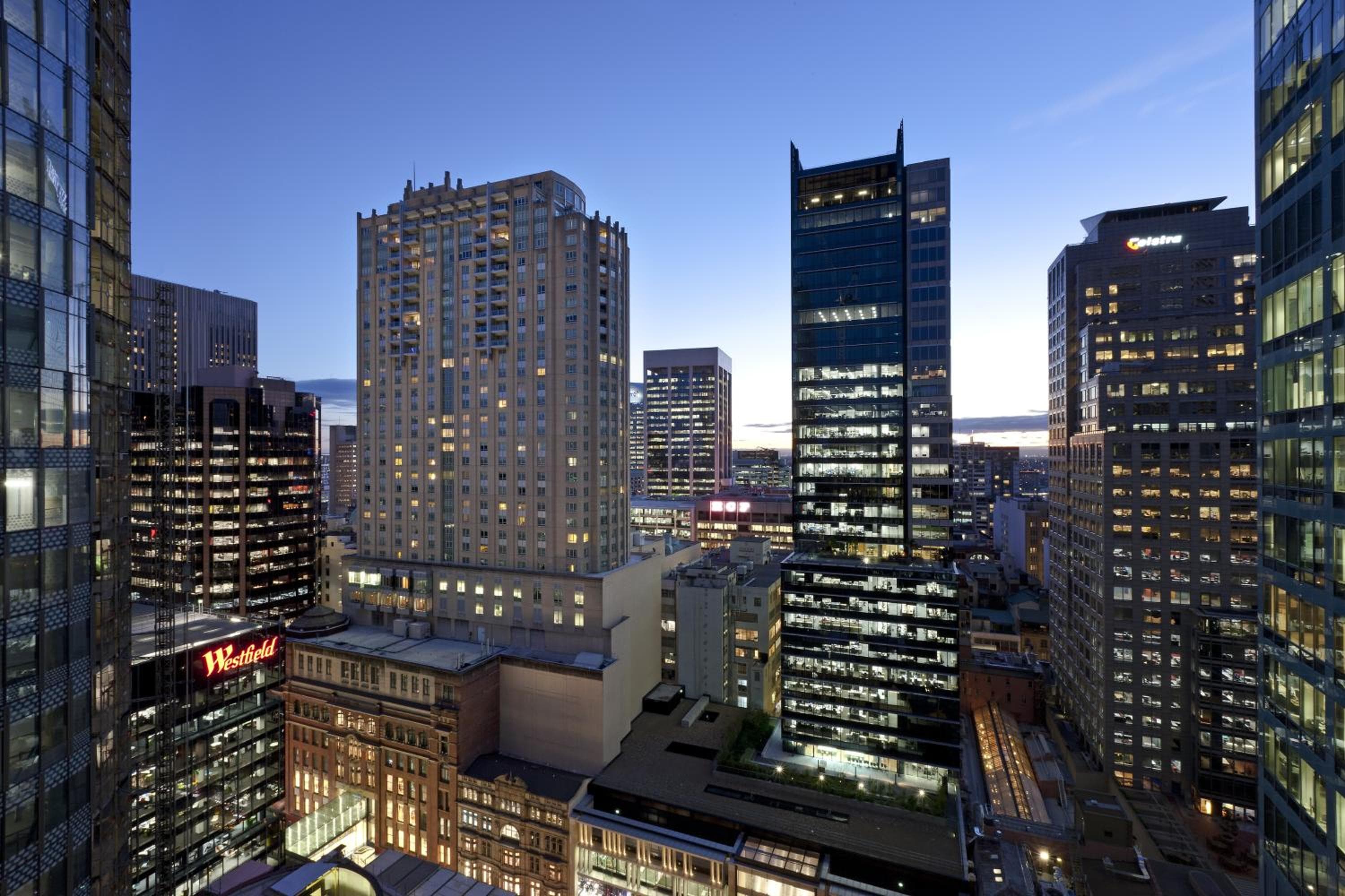 Swissotel Sydney: building