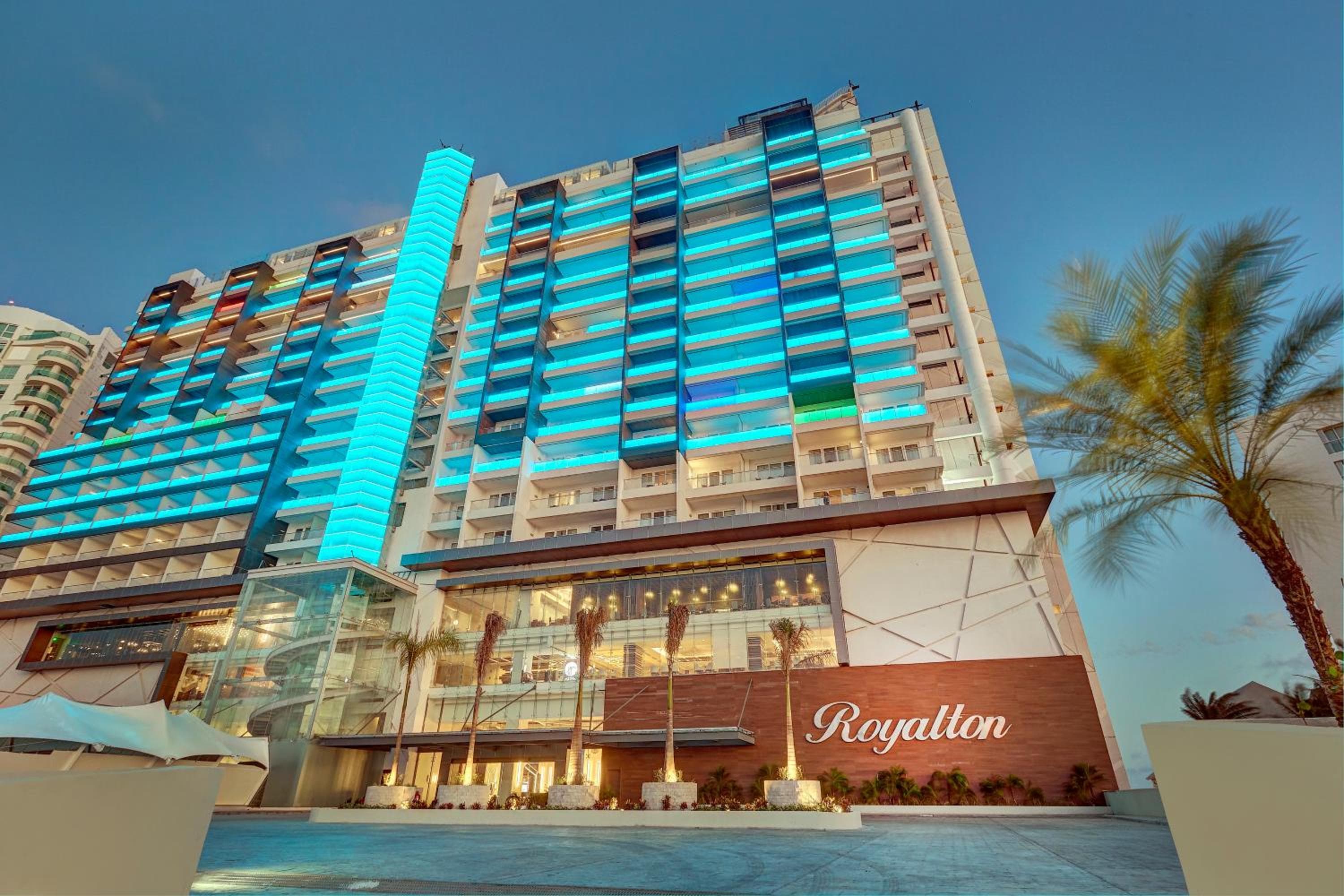 Royalton CHIC Cancun, An Autograph Collection All-Inclusive Resort - Adults Only: building
