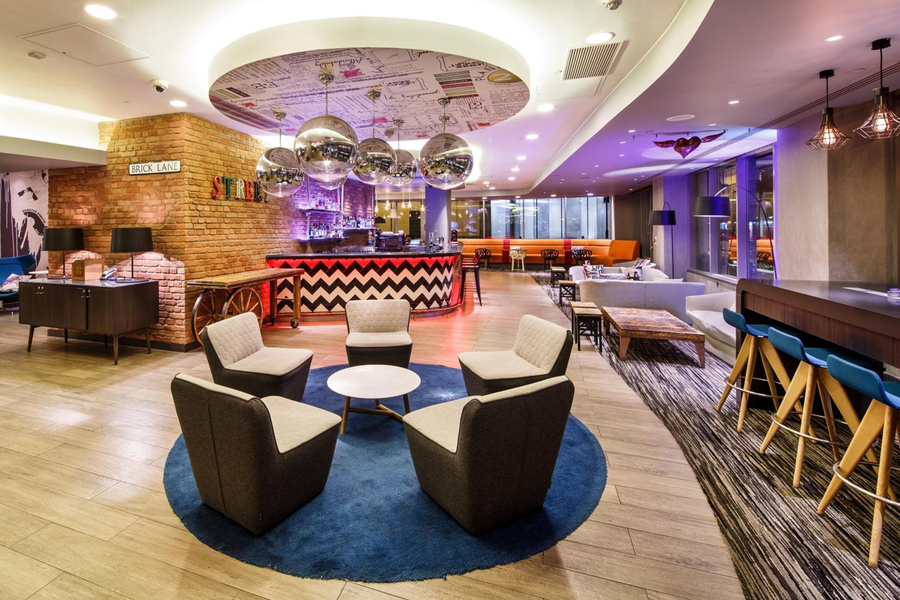 ibis London City - Shoreditch: hotel reception