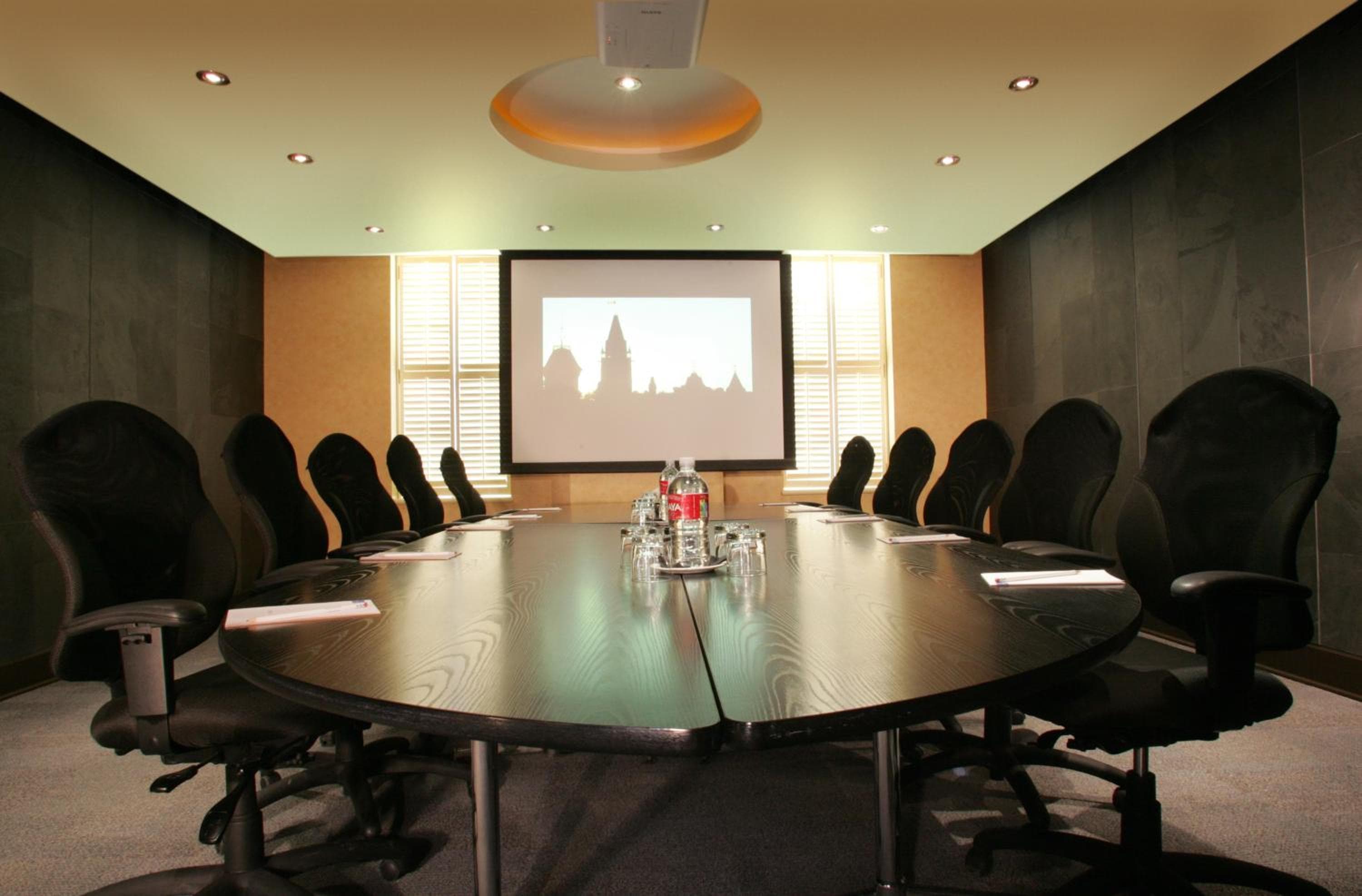 DoubleTree by Hilton Ottawa Downtown: meeting & event spaces