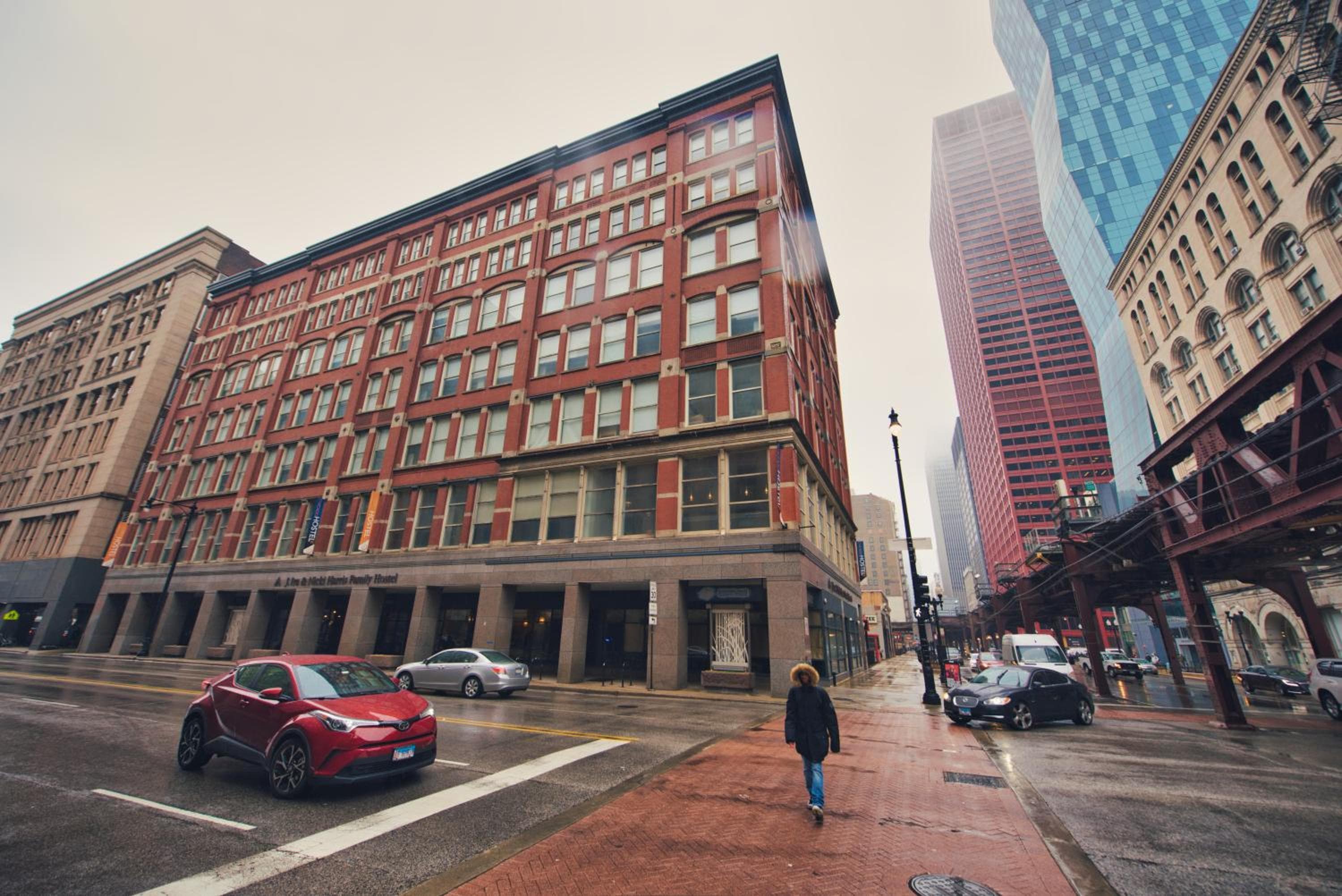 HI Chicago Hostel: building