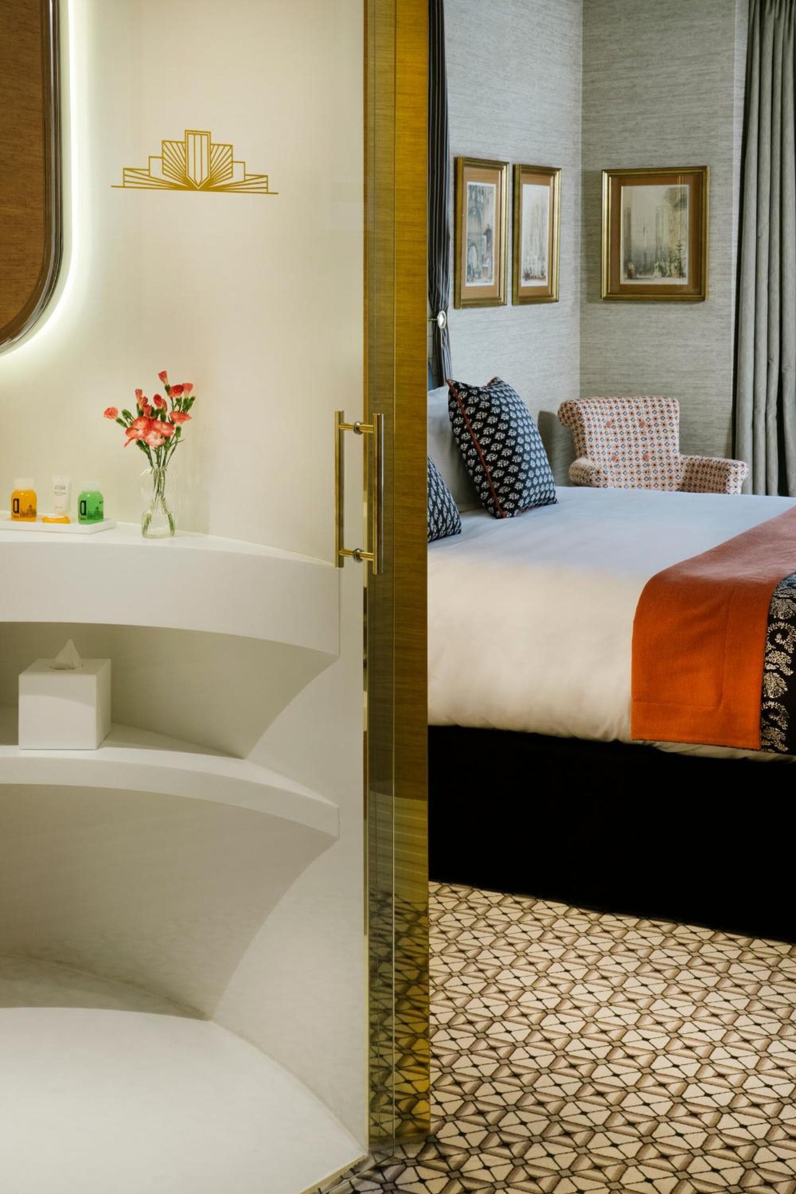 The First One Madrid Preciados: hotel room