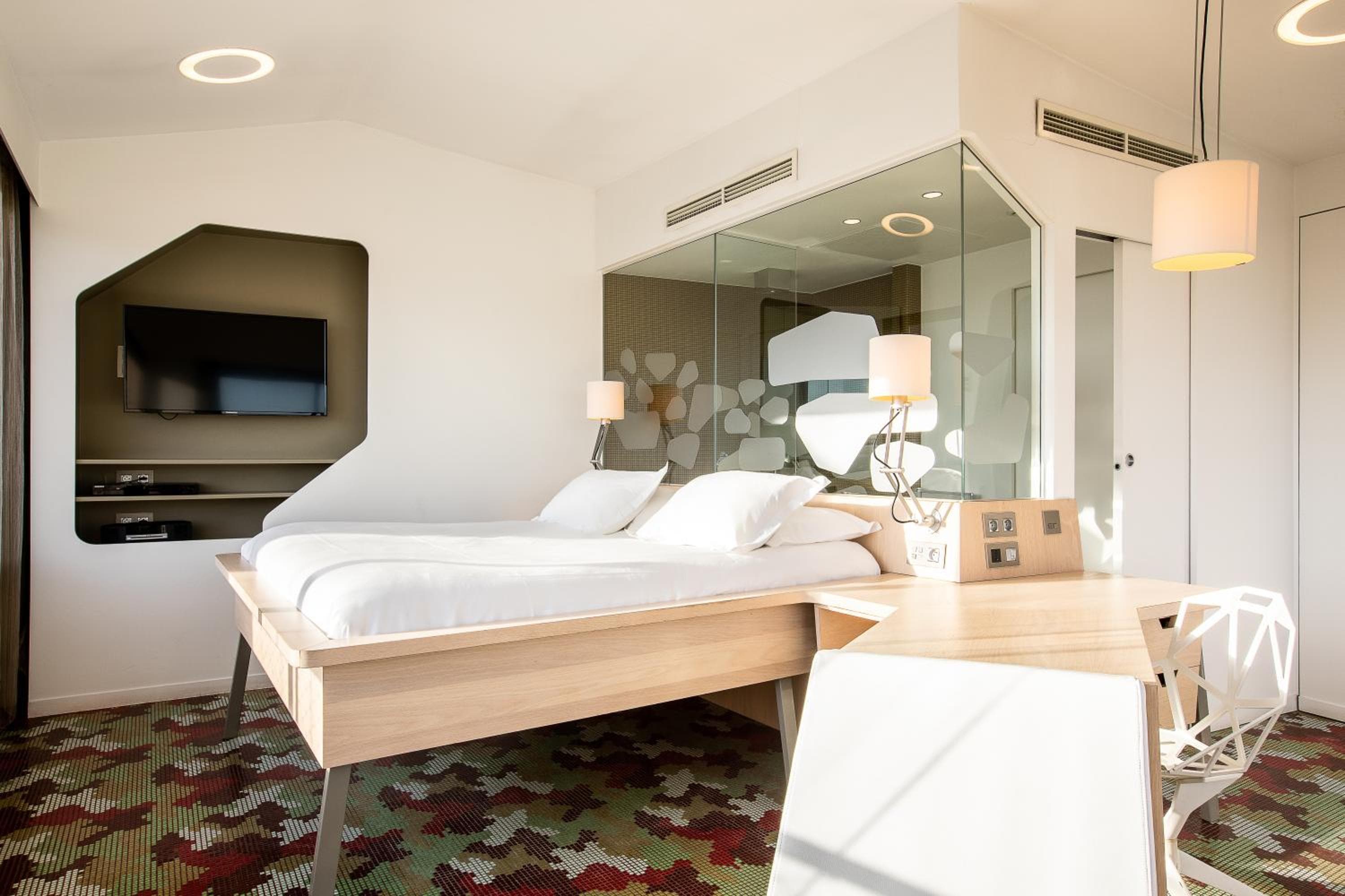 Hôtel des Ducs D'Anjou: hotel room
