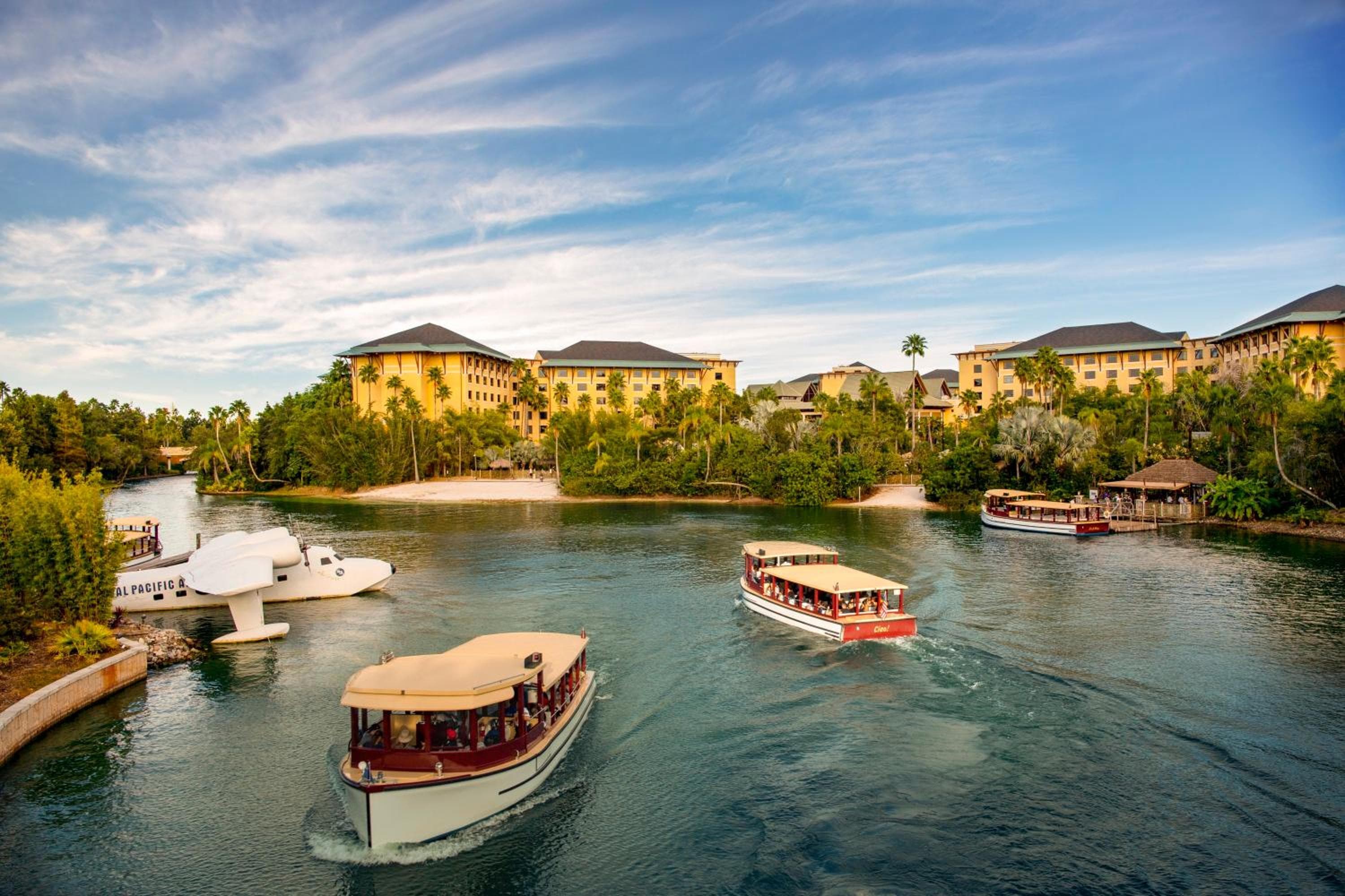 Universal's Loews Royal Pacific Resort: building