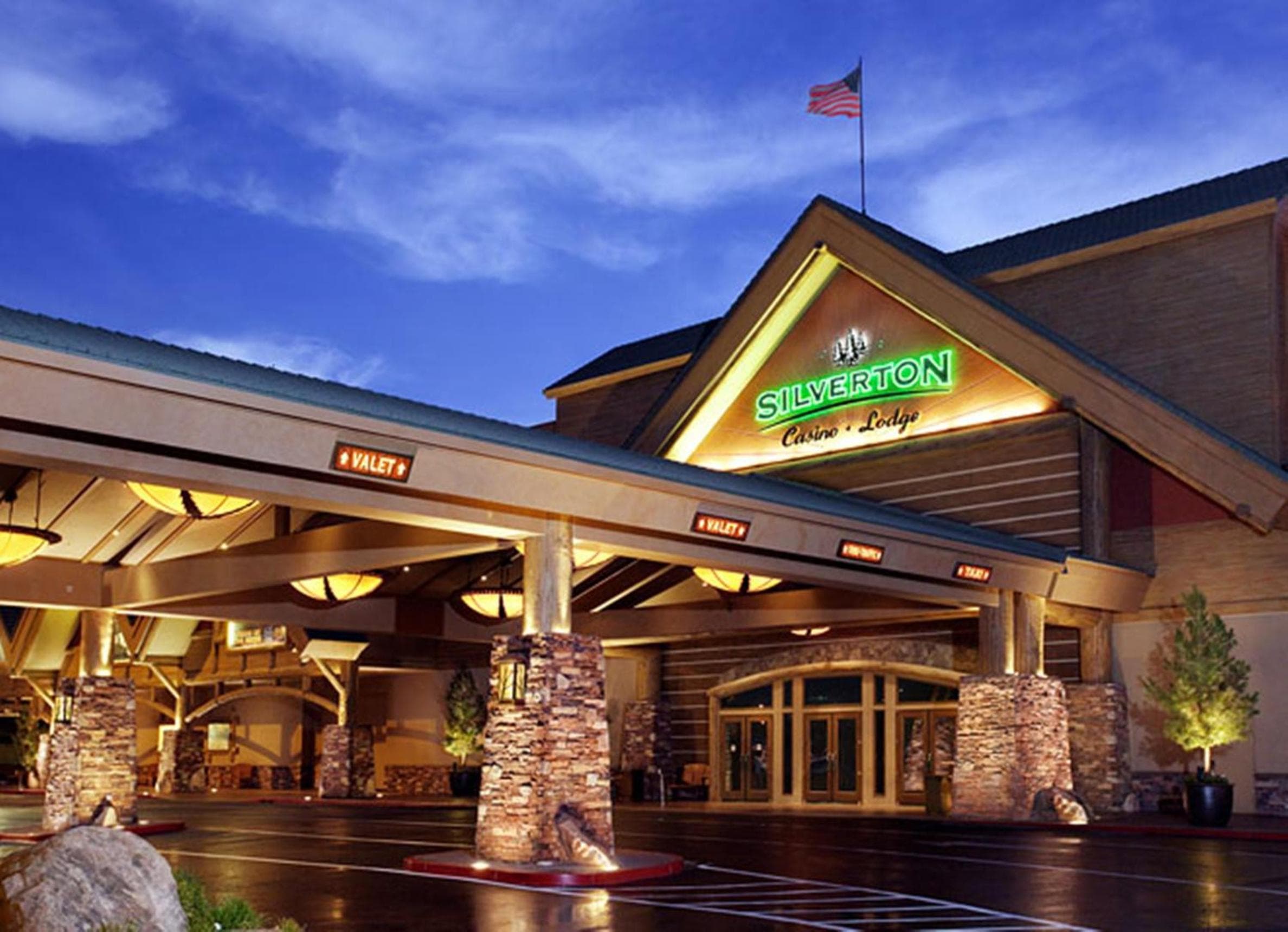 Silverton Casino Lodge: building