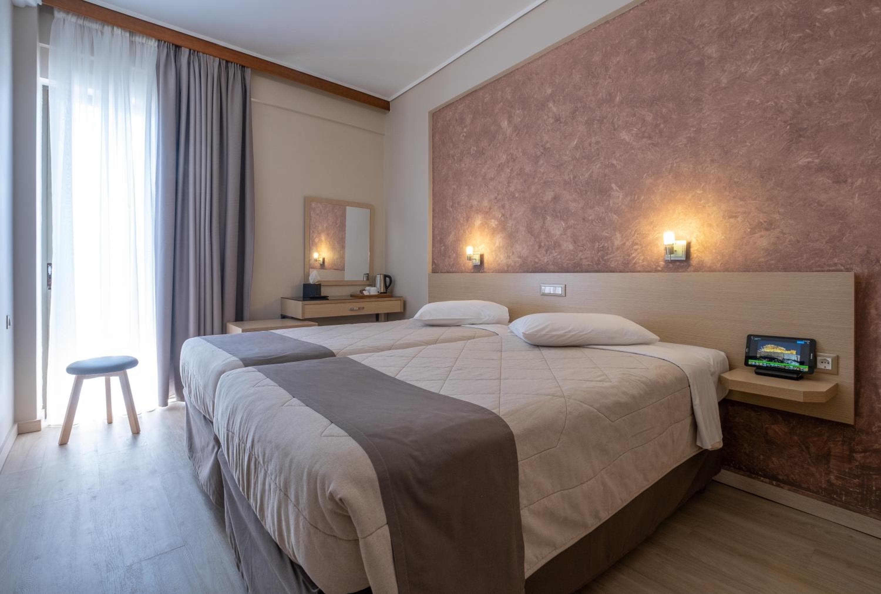 Acropolis View Hotel: bedroom